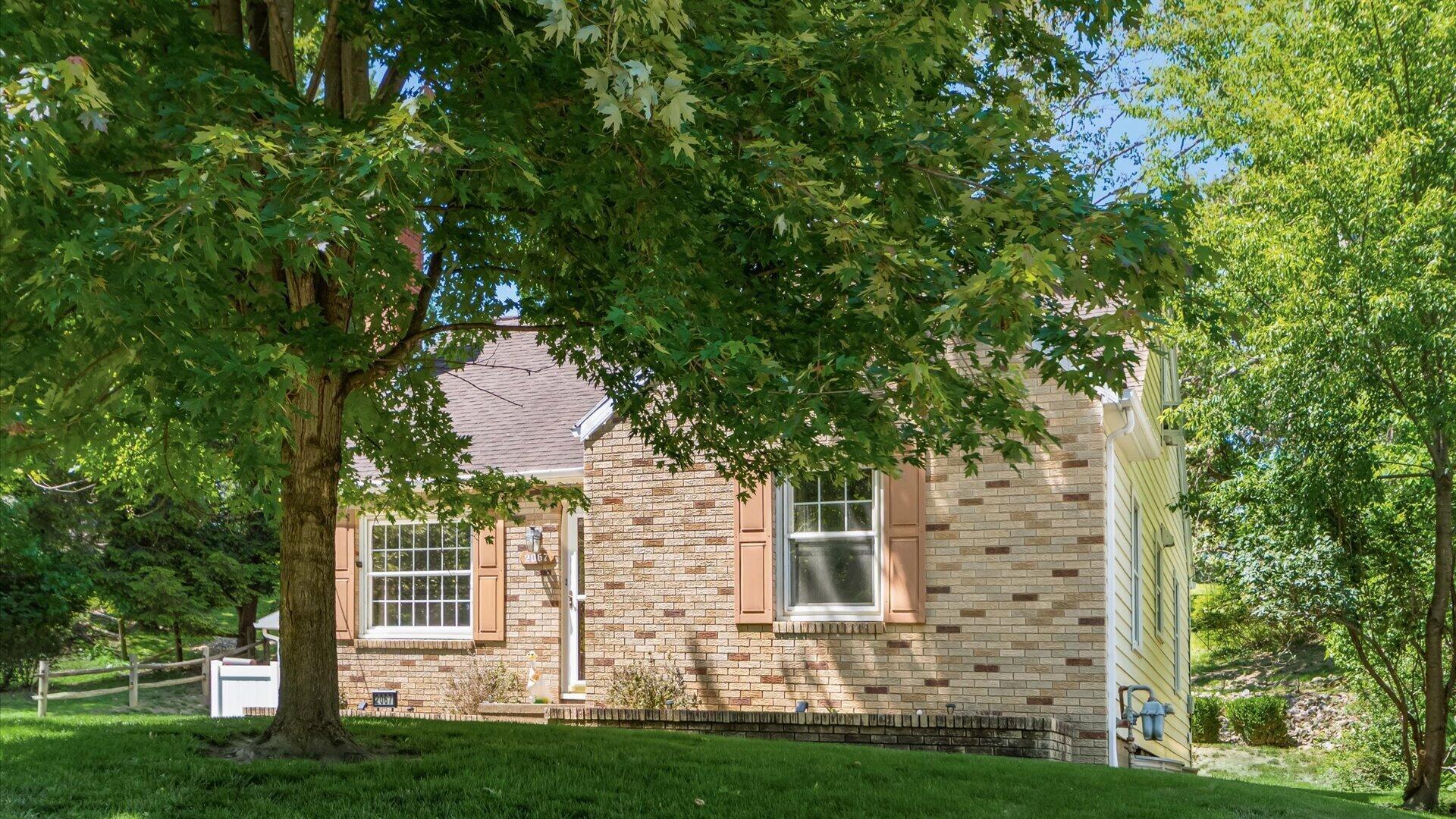2067 Norwood Boulevard Property Photo 6