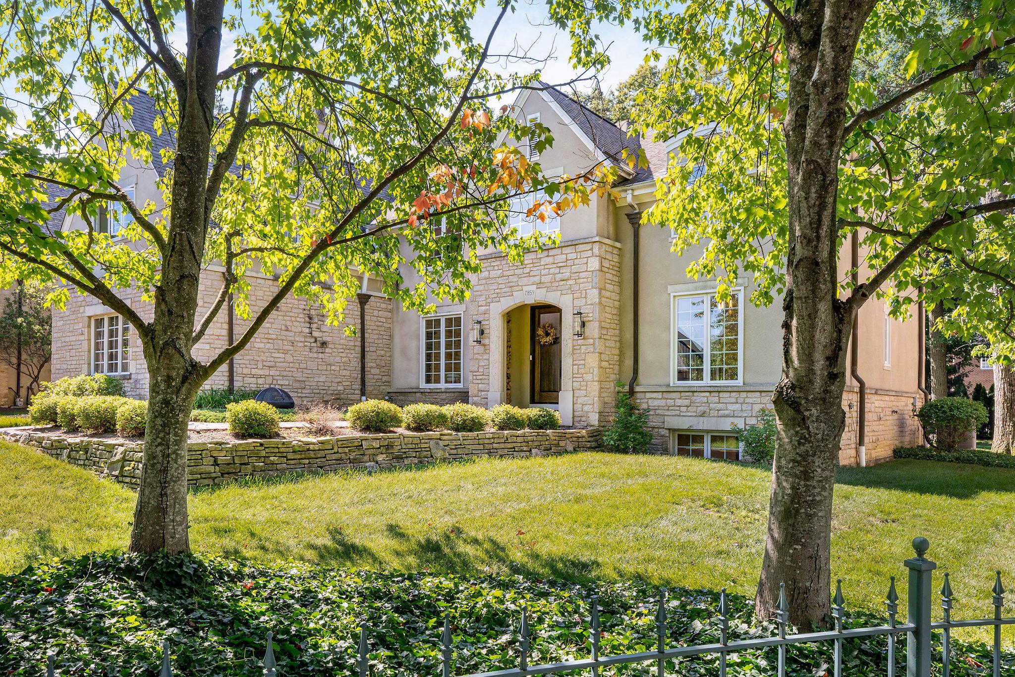 7859 Calverton Square Property Photo 1