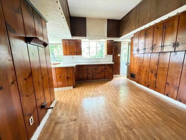 580 E Main Street Property Photo 5