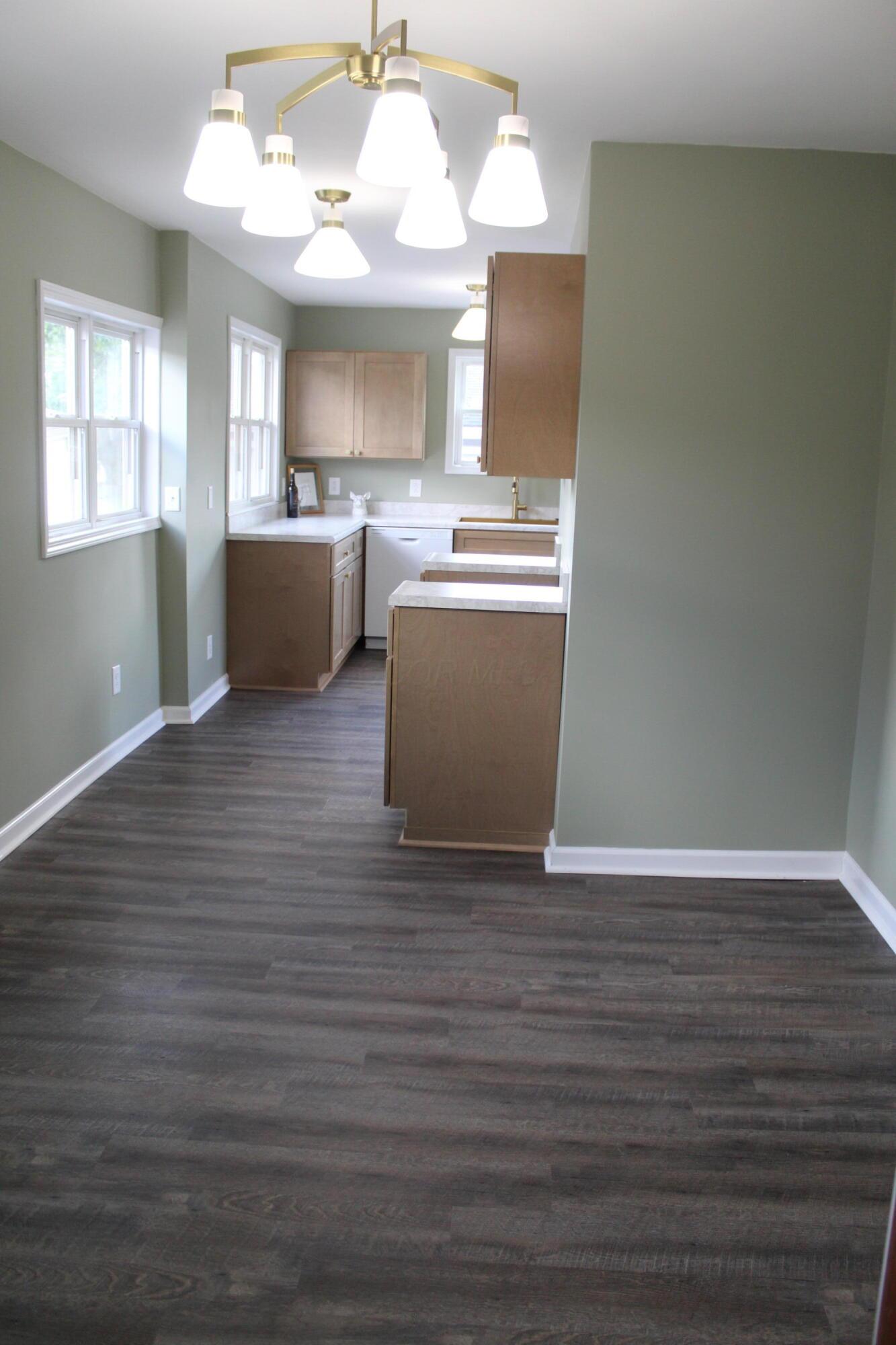 279 Thew Avenue Property Photo 7