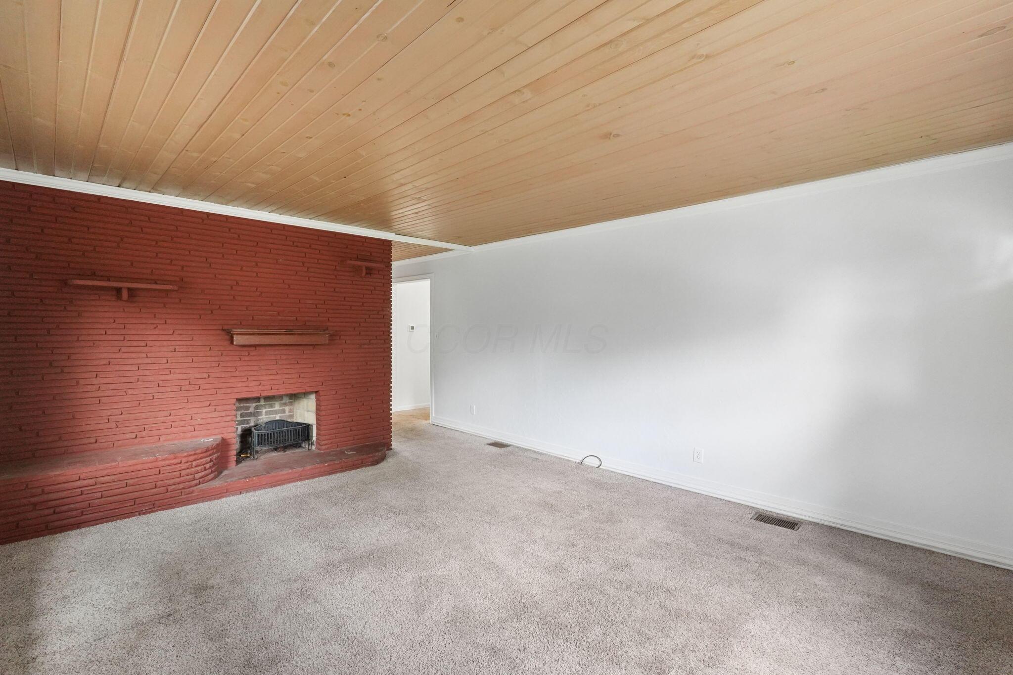 702 Cox Avenue Property Photo 4