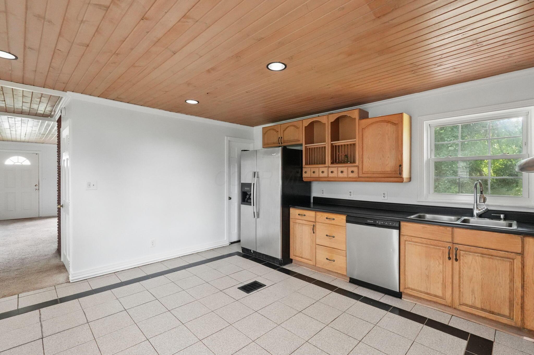 702 Cox Avenue Property Photo 9