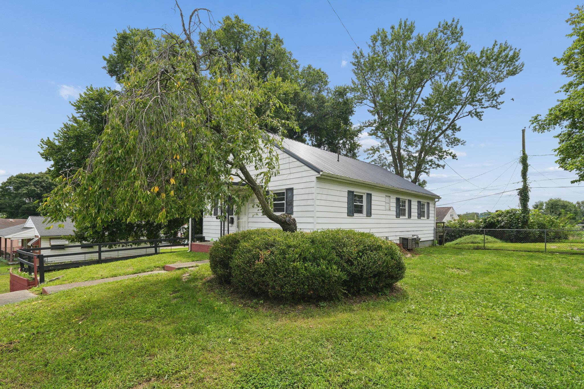 702 Cox Avenue Property Photo 34