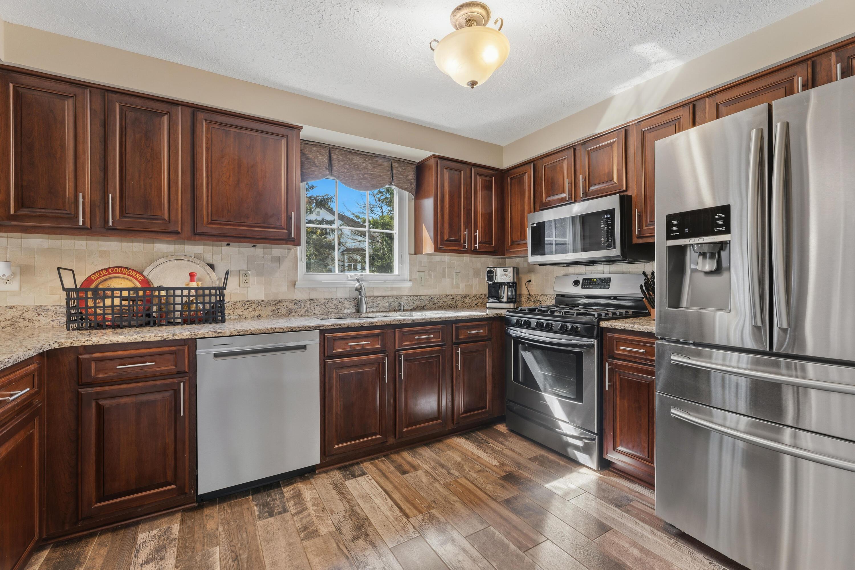 8043 Schoolside Drive Property Photo 8