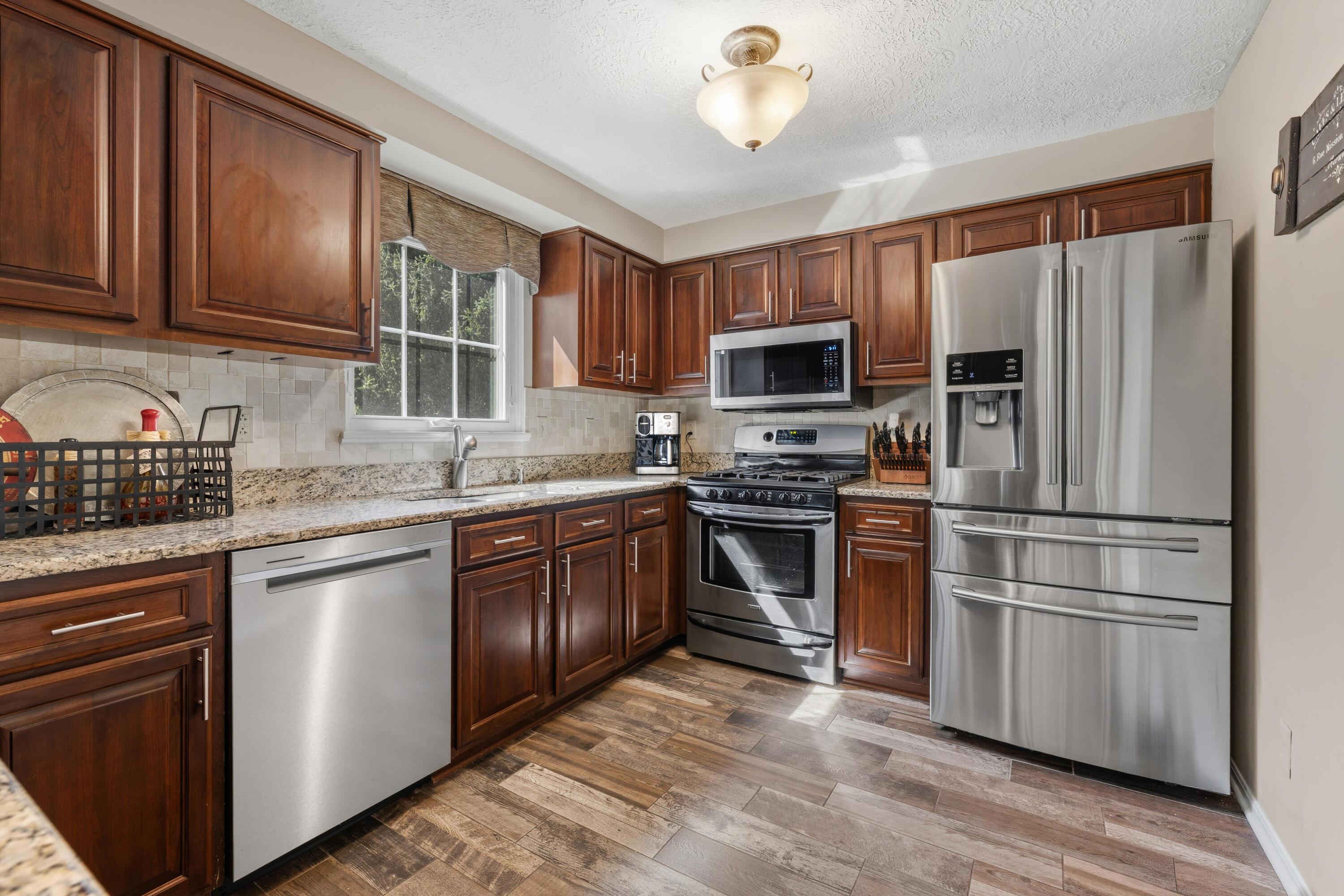 8043 Schoolside Drive Property Photo 9