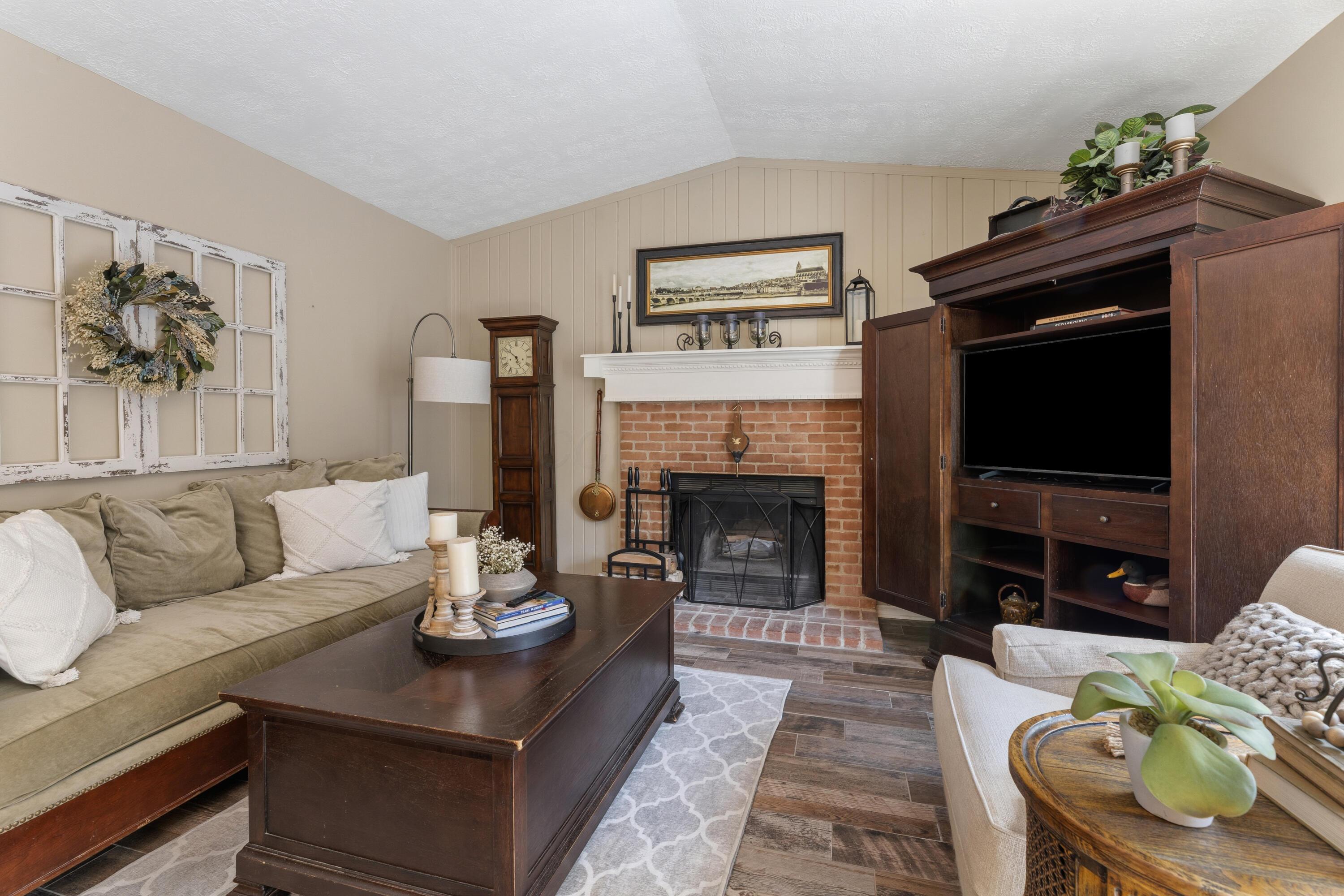 8043 Schoolside Drive Property Photo 16