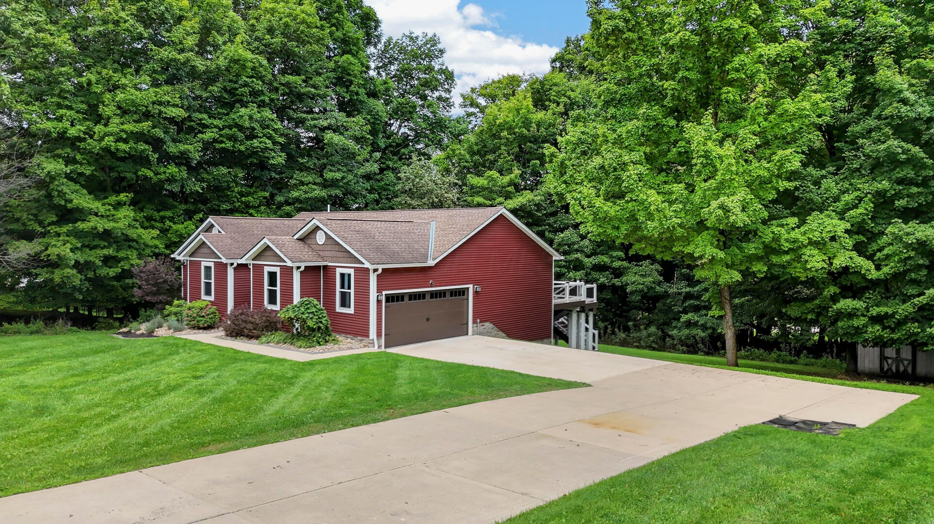 365 Valleybrook Circle Property Photo 3