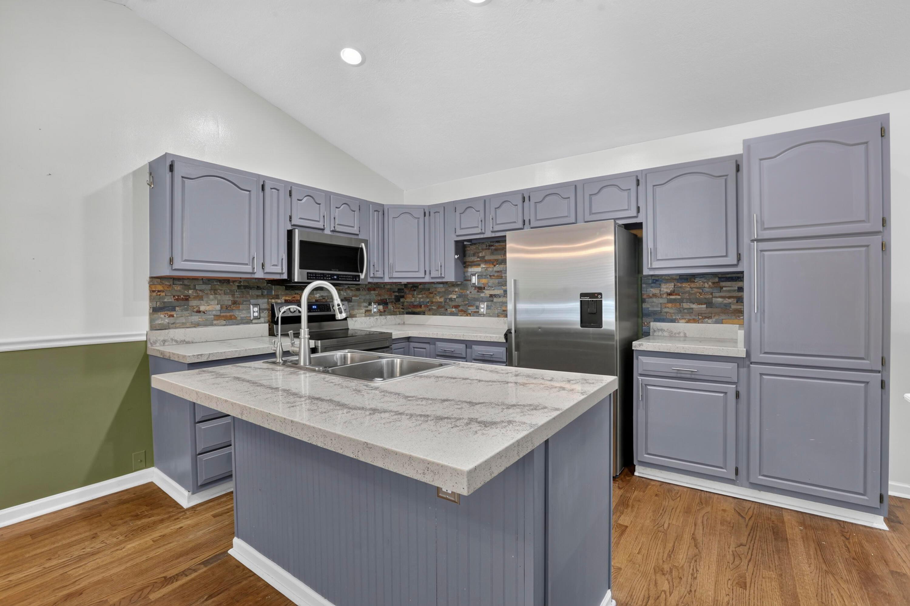 365 Valleybrook Circle Property Photo 6