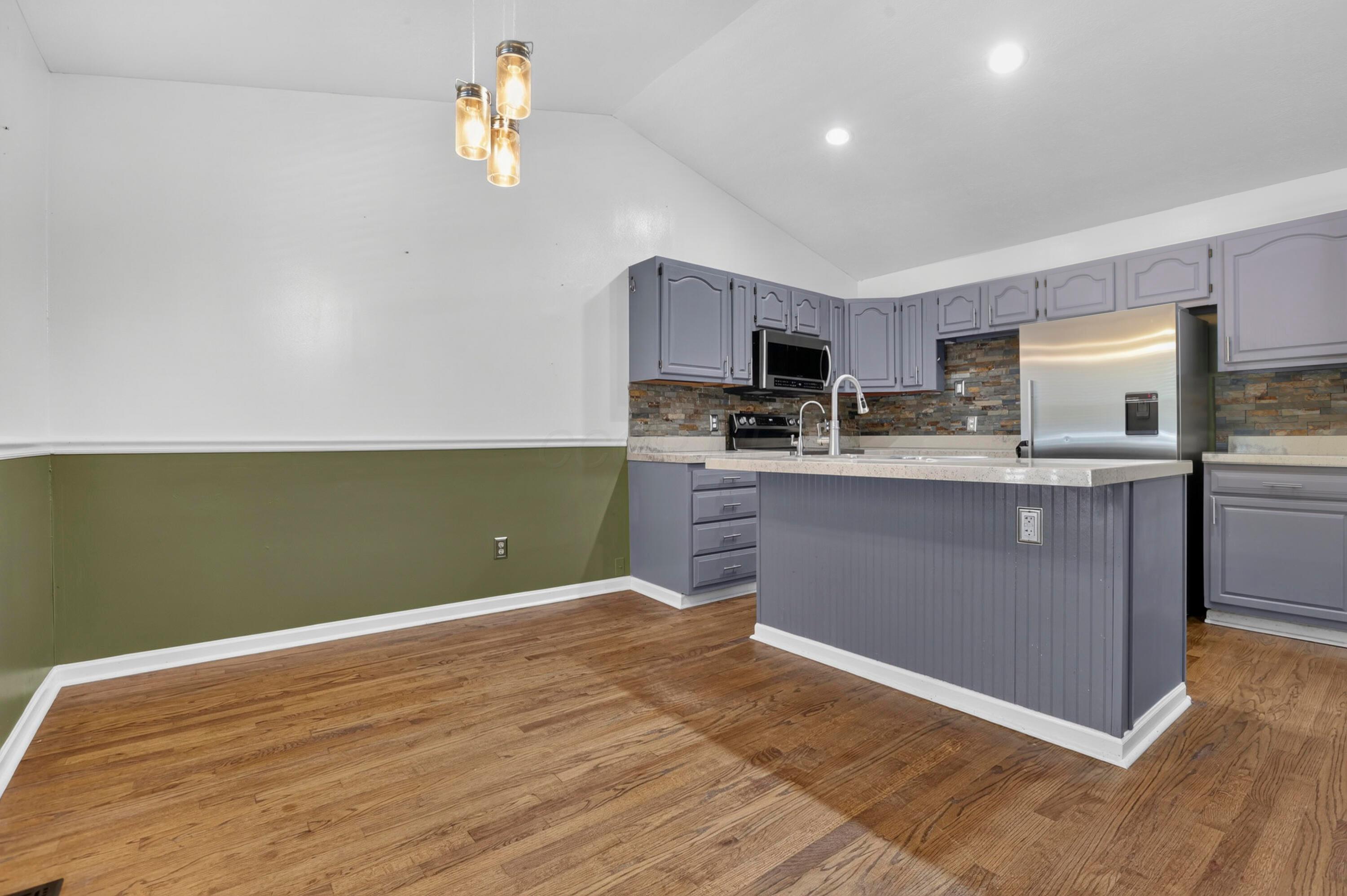 365 Valleybrook Circle Property Photo 9