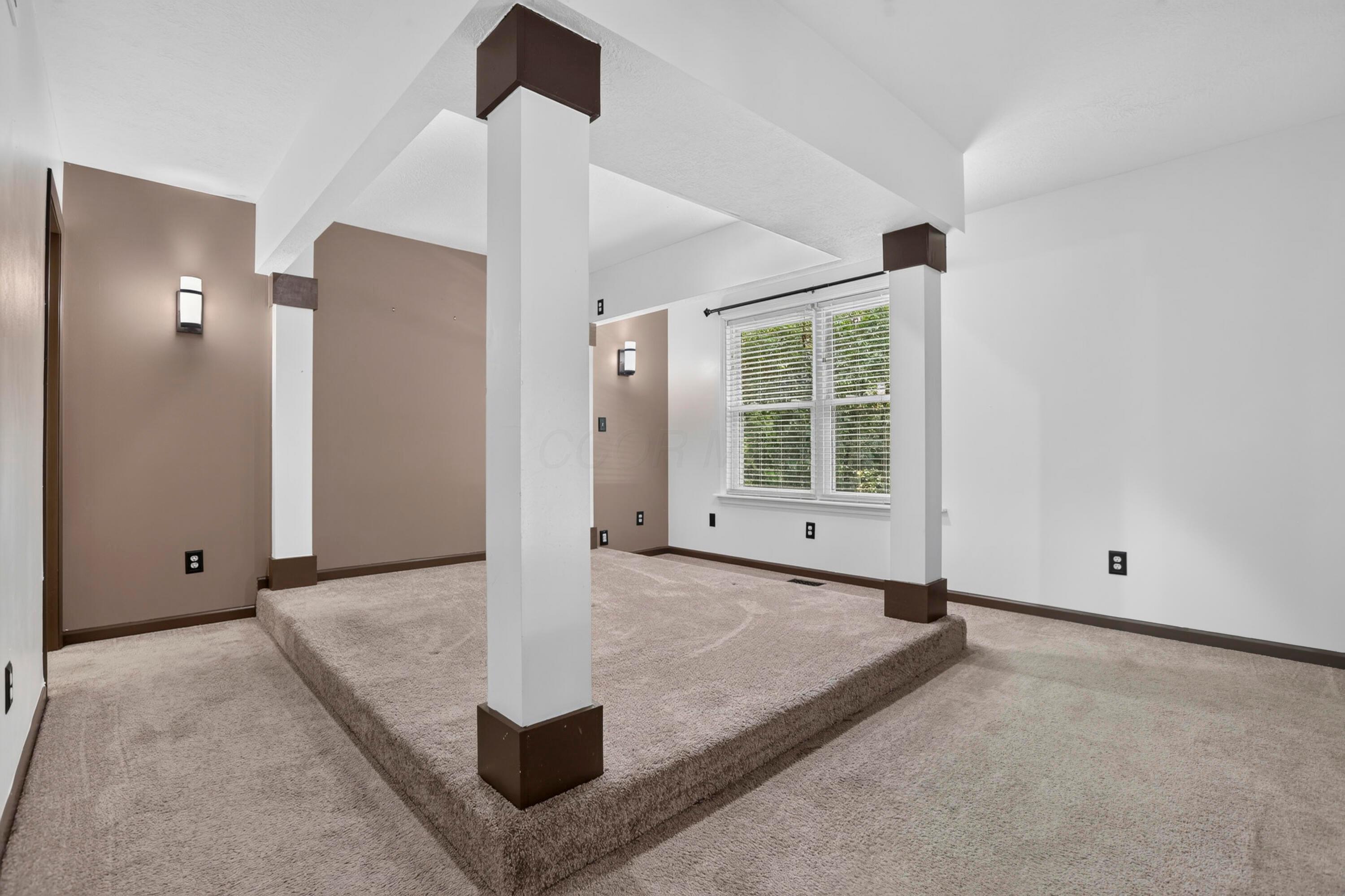 365 Valleybrook Circle Property Photo 18