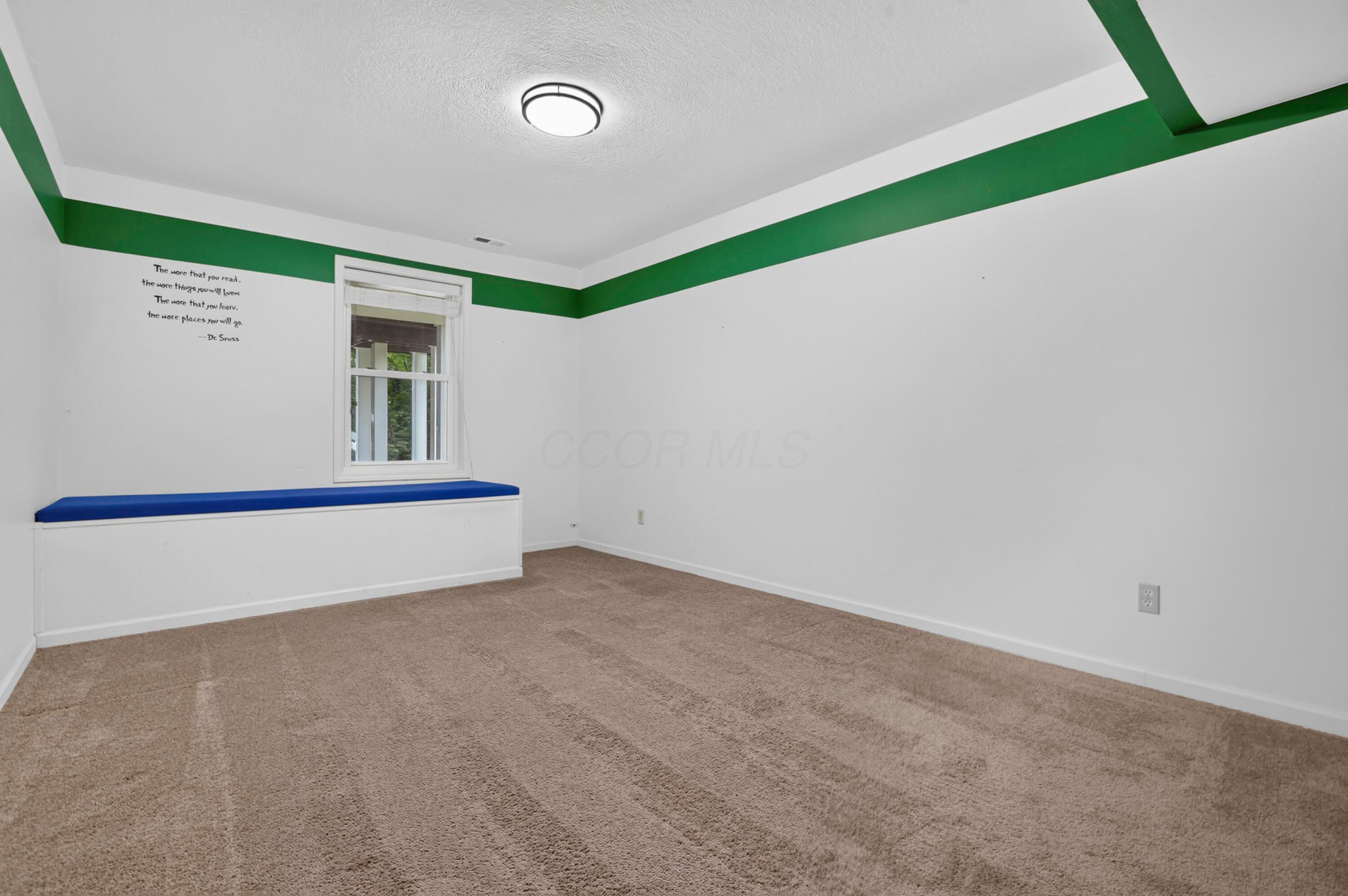 365 Valleybrook Circle Property Photo 28