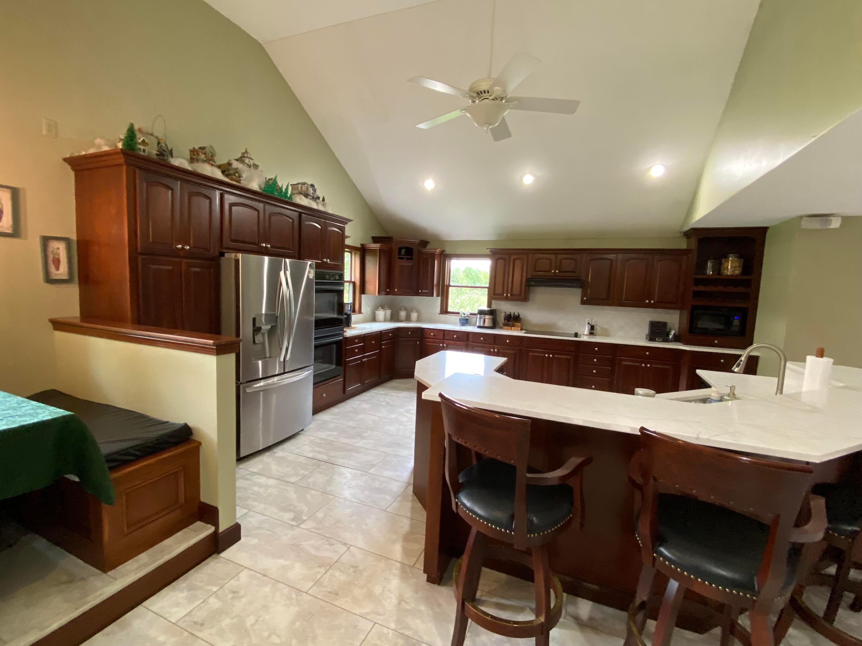 12857 Fox Run Court S Property Photo 3
