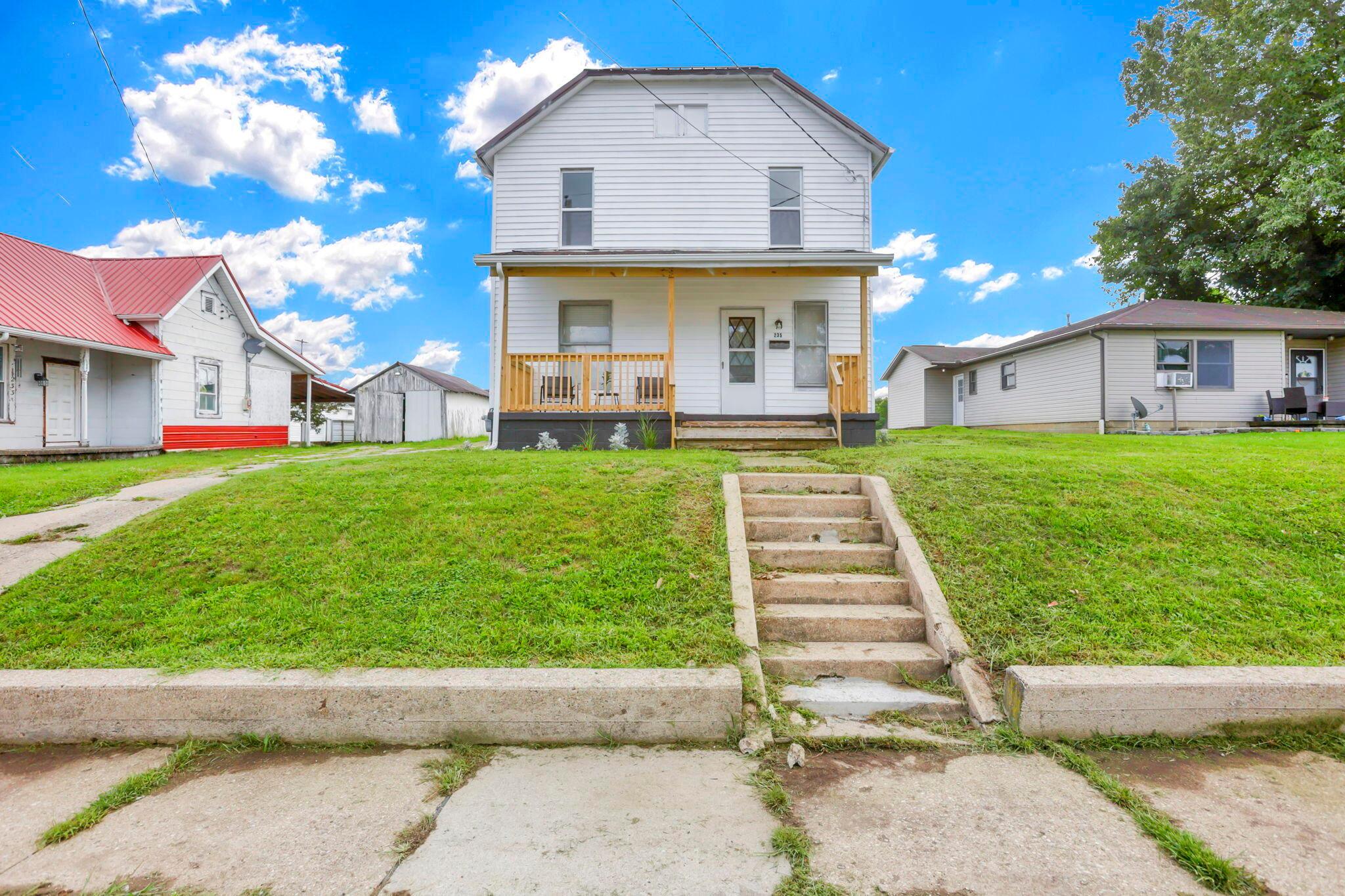 235 S Maple Heights Property Photo 4