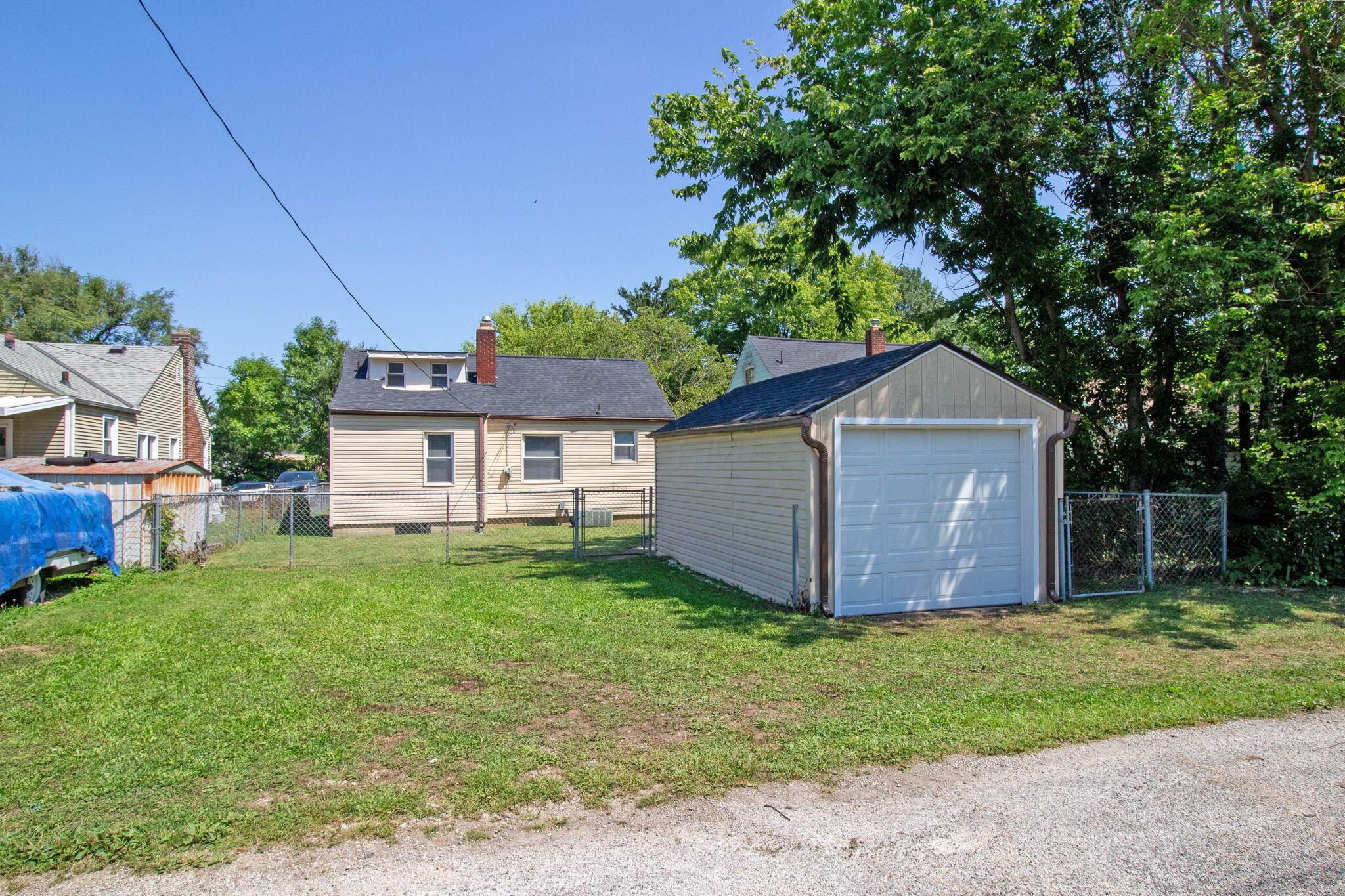 1059 Lawrence Drive Property Photo 5