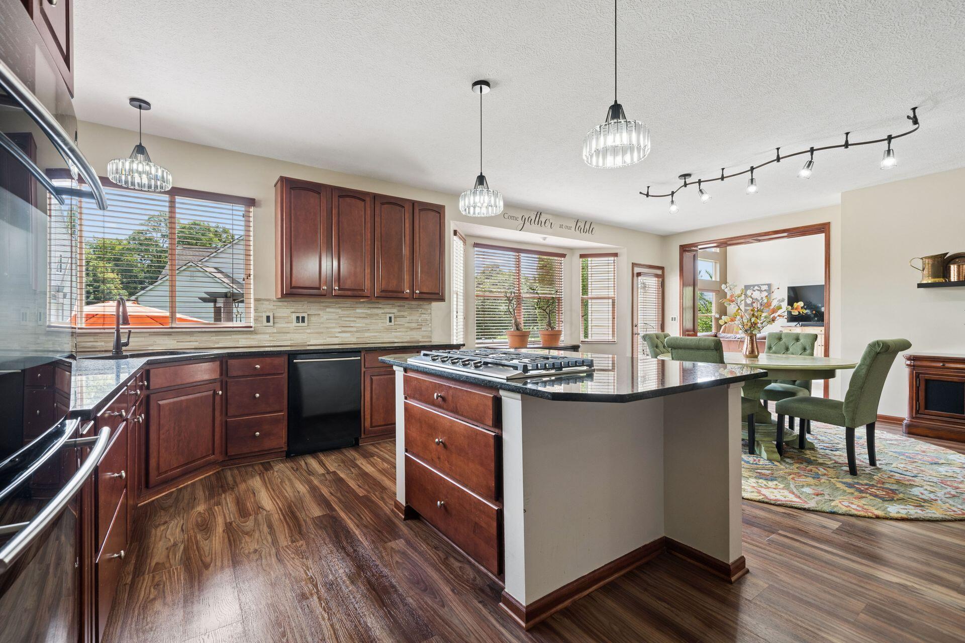 7809 Shady Maple Drive Property Photo 14