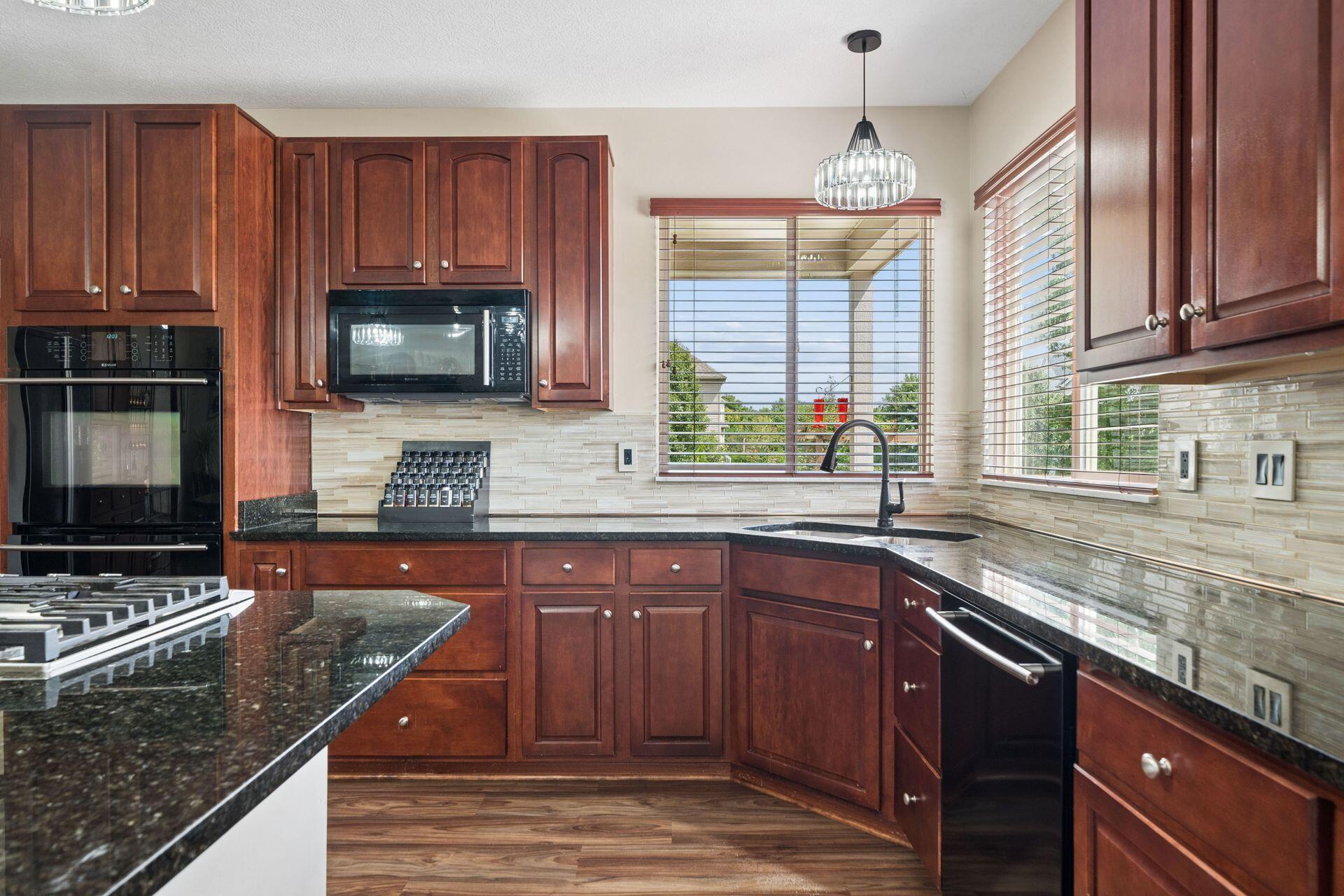 7809 Shady Maple Drive Property Photo 18