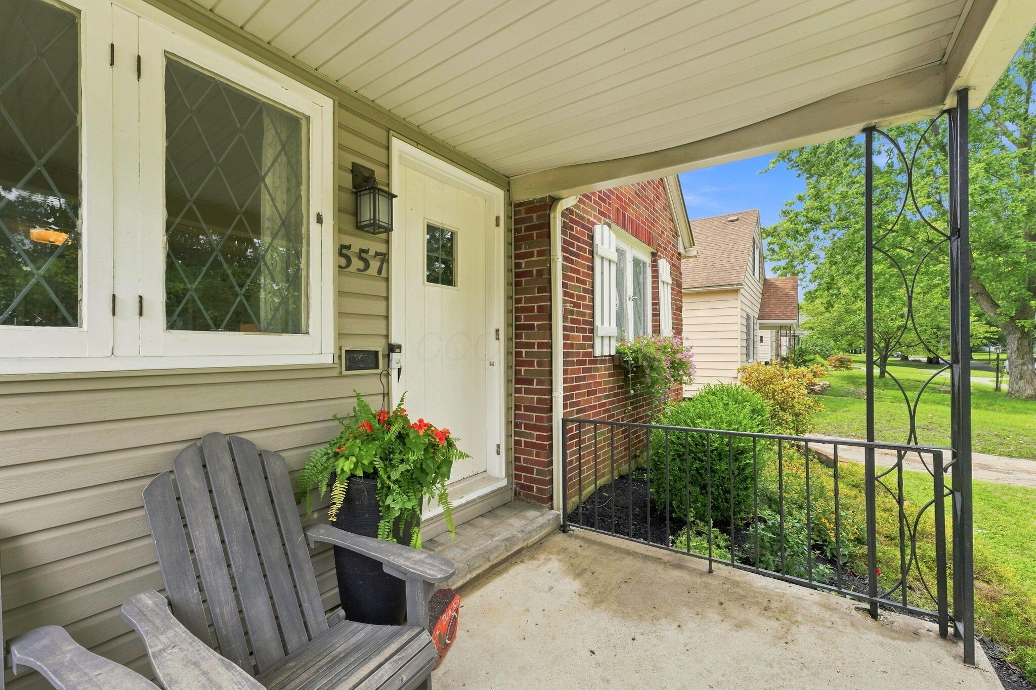 557 Fallis Road Property Photo 7