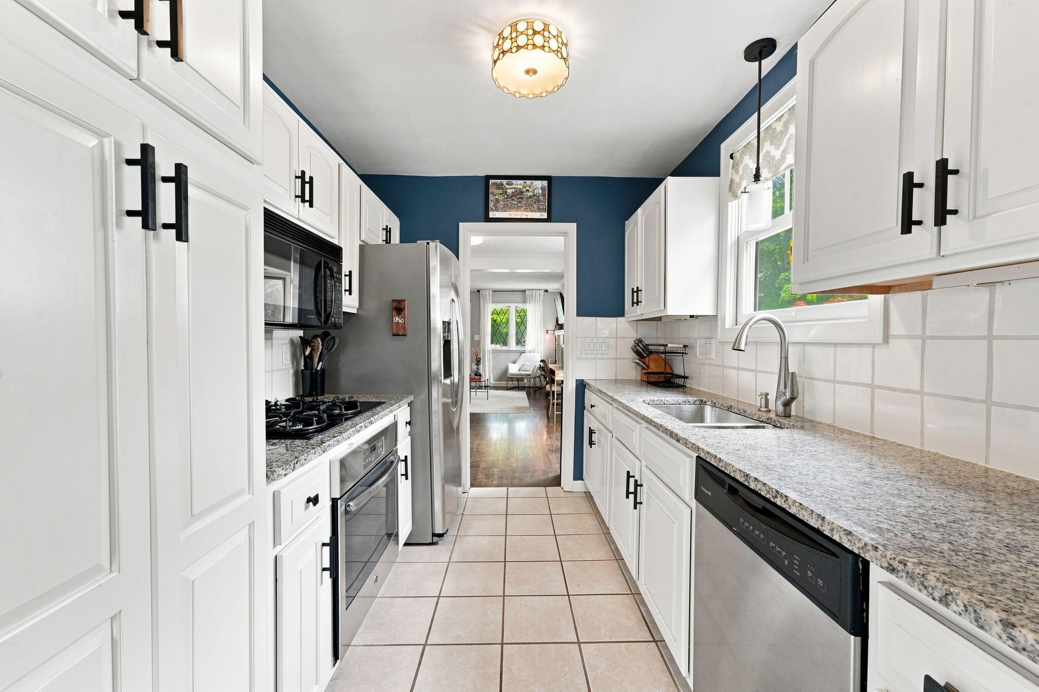 557 Fallis Road Property Photo 13