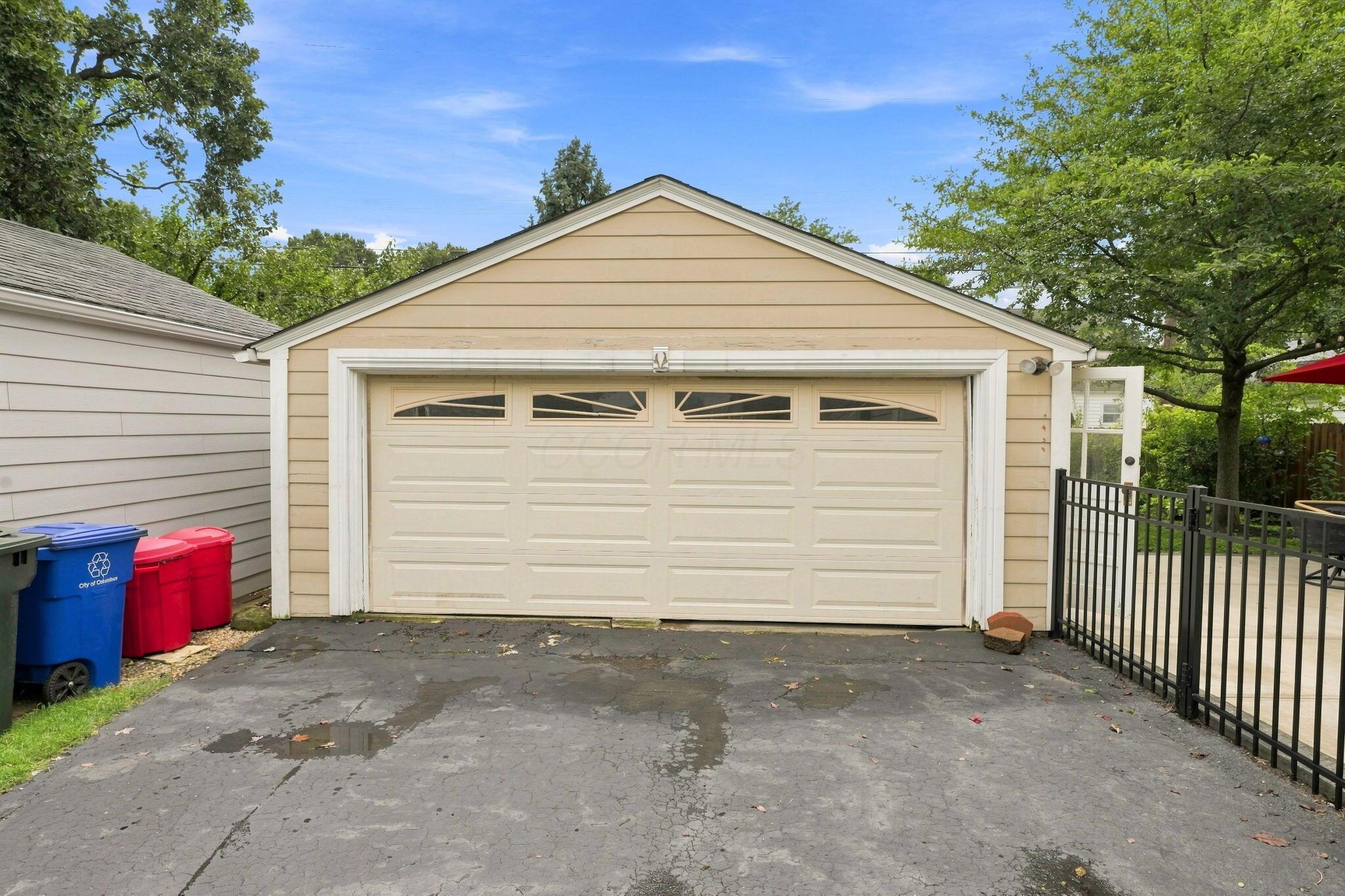 557 Fallis Road Property Photo 49