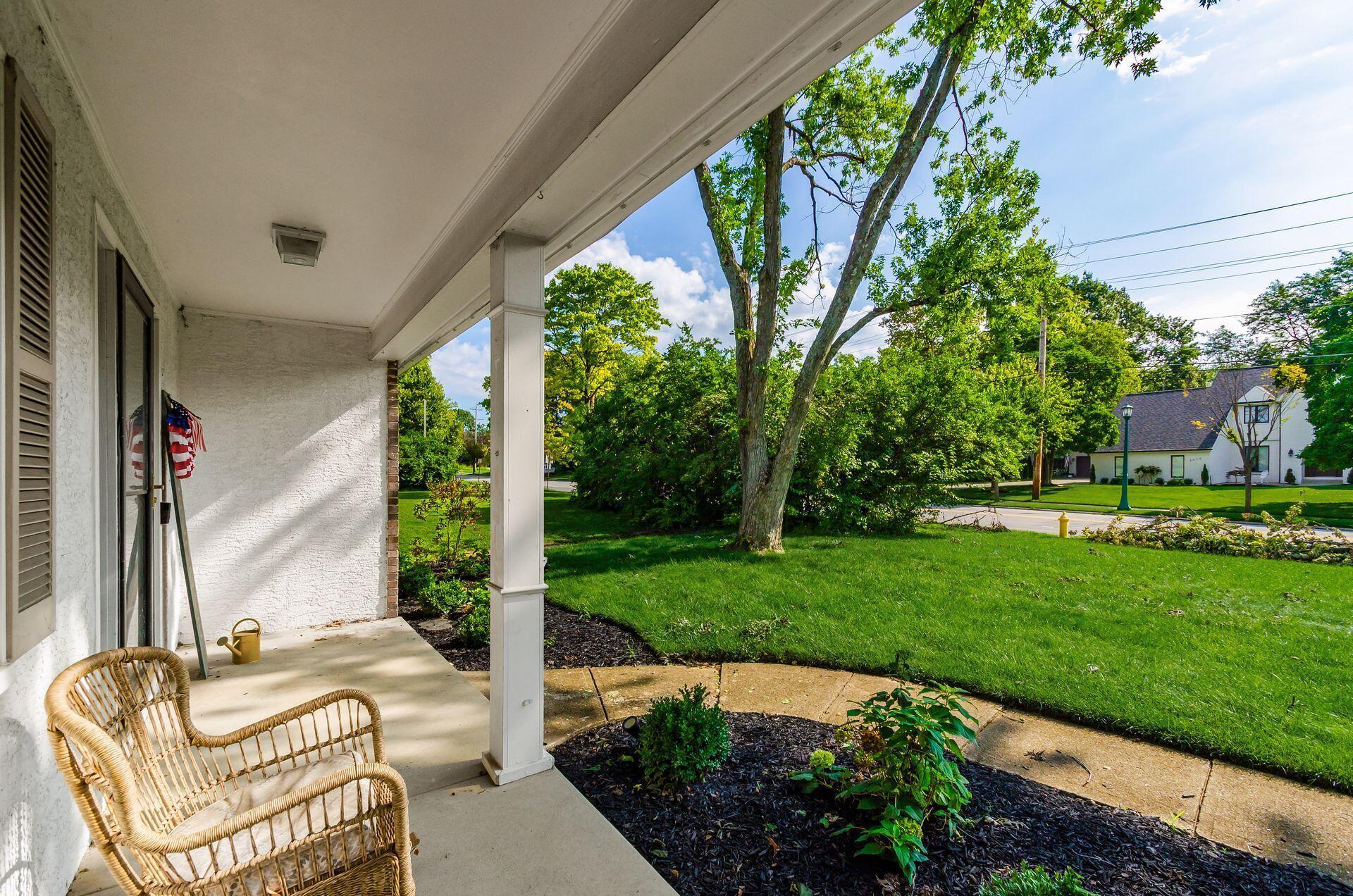 3967 Reed Road Property Photo 5