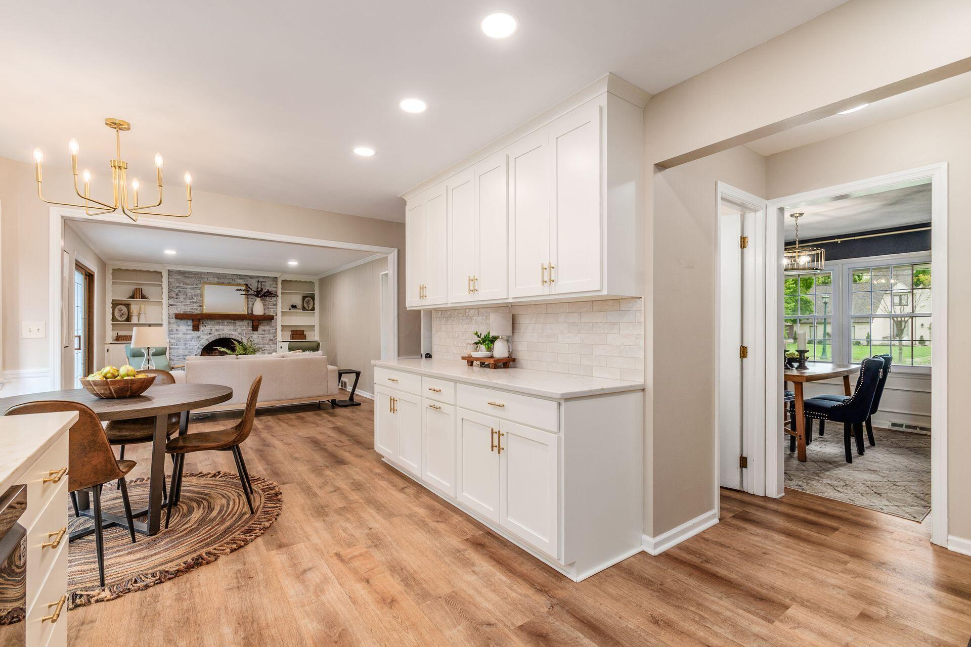 3967 Reed Road Property Photo 15