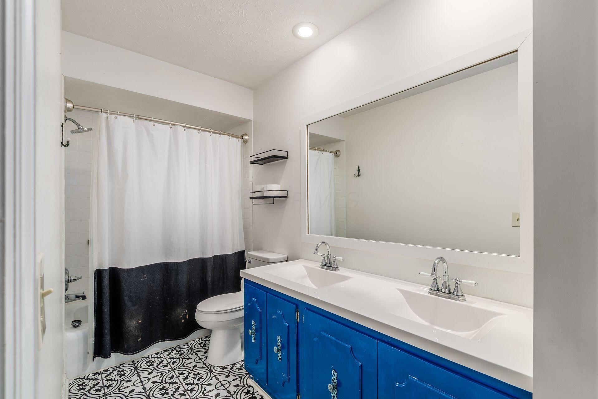 3967 Reed Road Property Photo 27