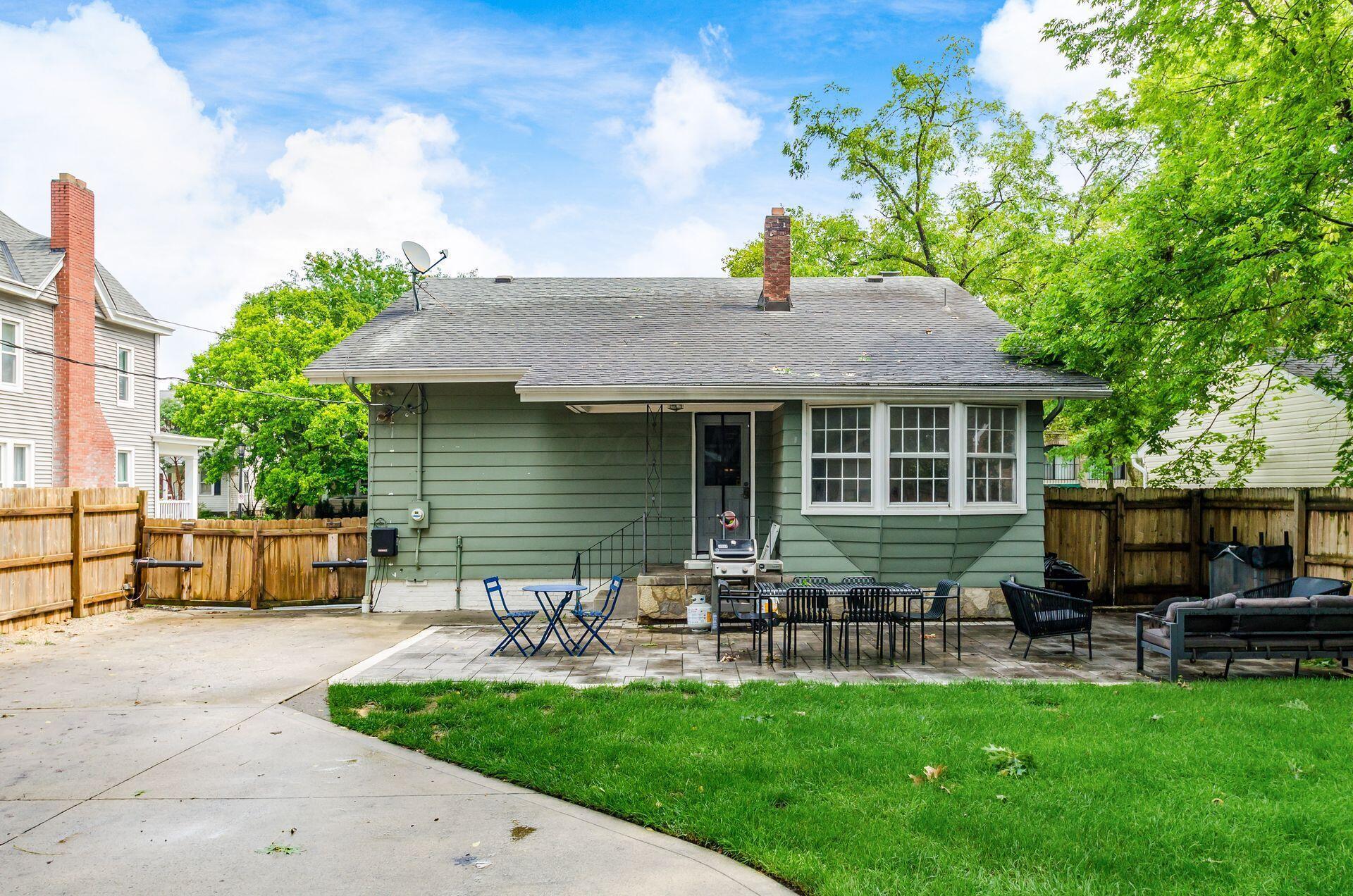 1251 Ashland Avenue Property Photo 6