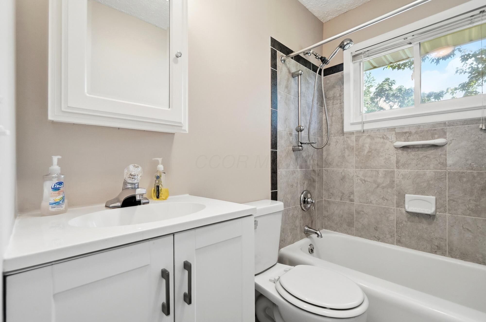 2189 Safford Avenue Property Photo 18