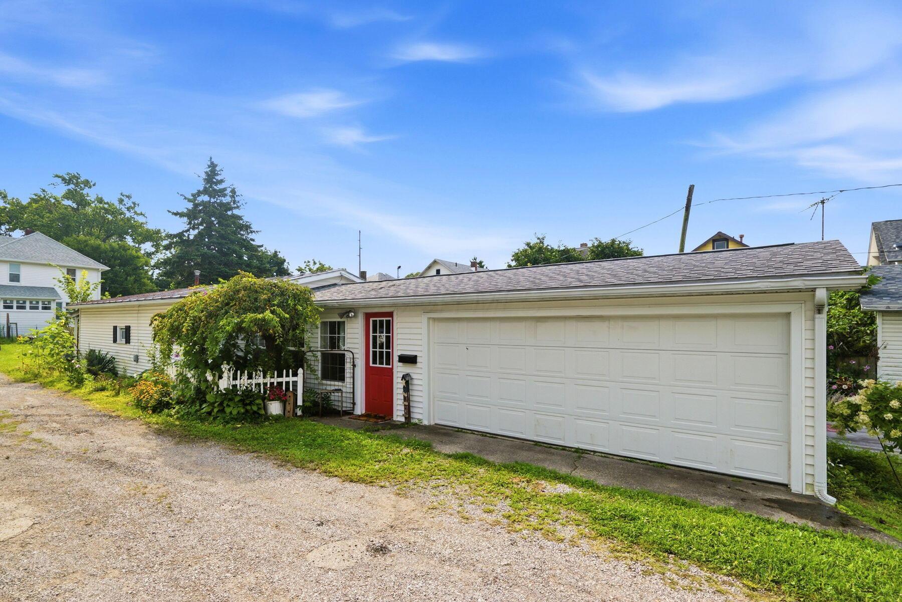 190 Boone Avenue Property Photo 3