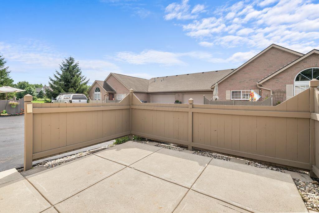 1297 Amberlea Drive E, 12 Property Photo 6