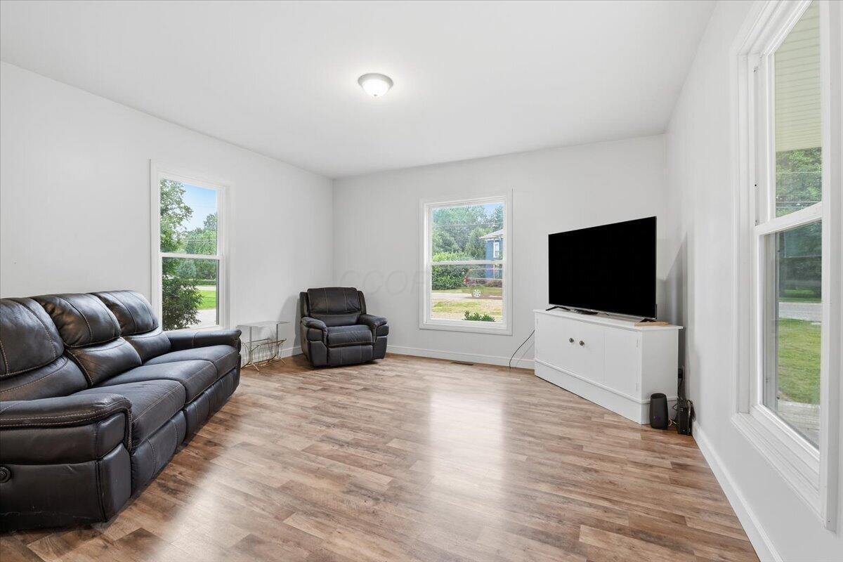 244 Newark Road Property Photo 9