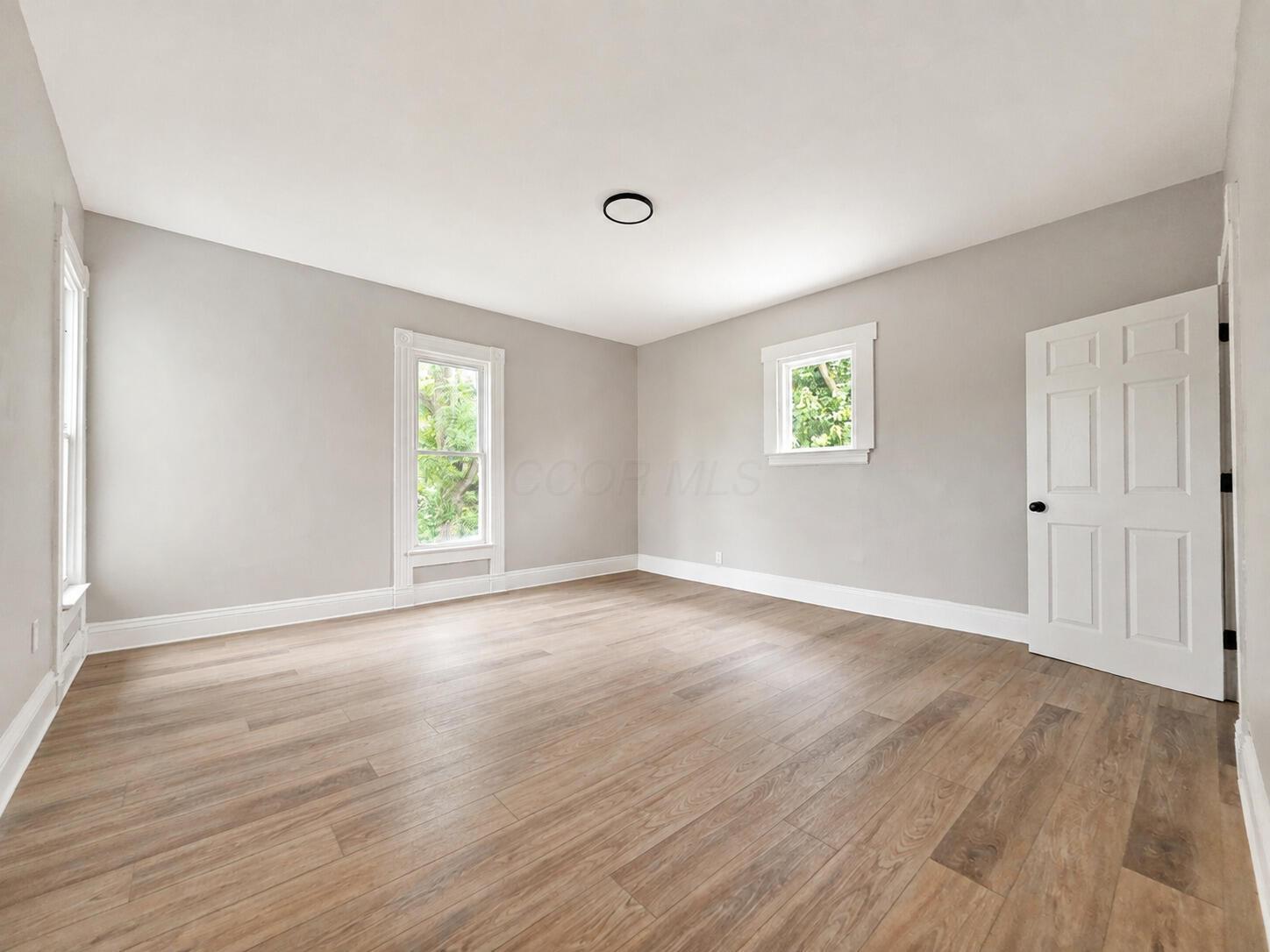 131 E Southern Avenue Property Photo 10