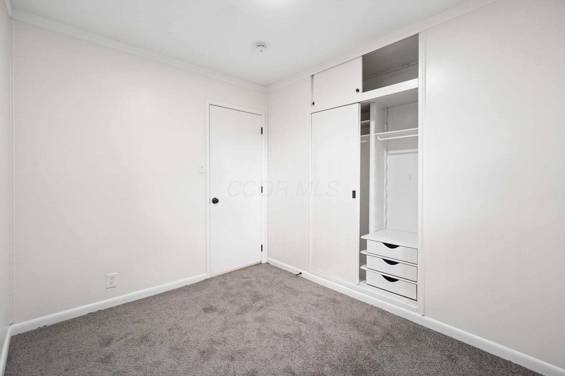 250 Gladys Avenue Property Photo 16