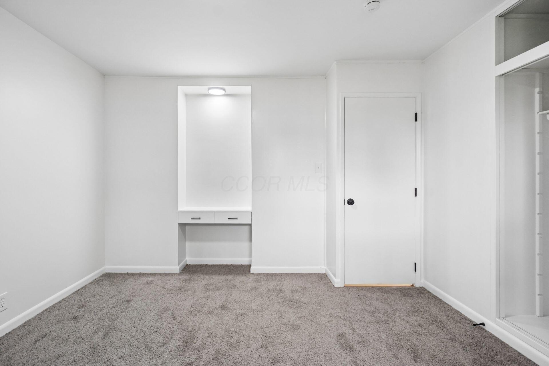 250 Gladys Avenue Property Photo 25