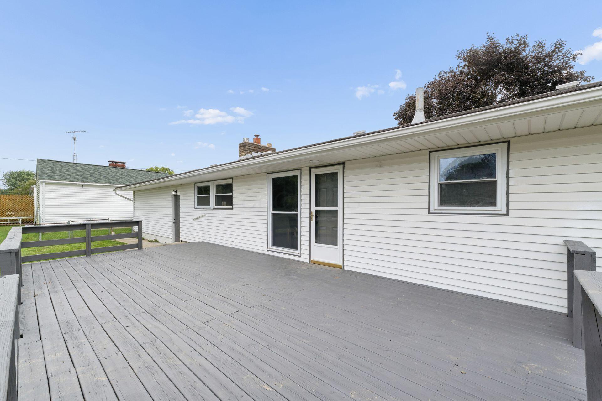 250 Gladys Avenue Property Photo 28