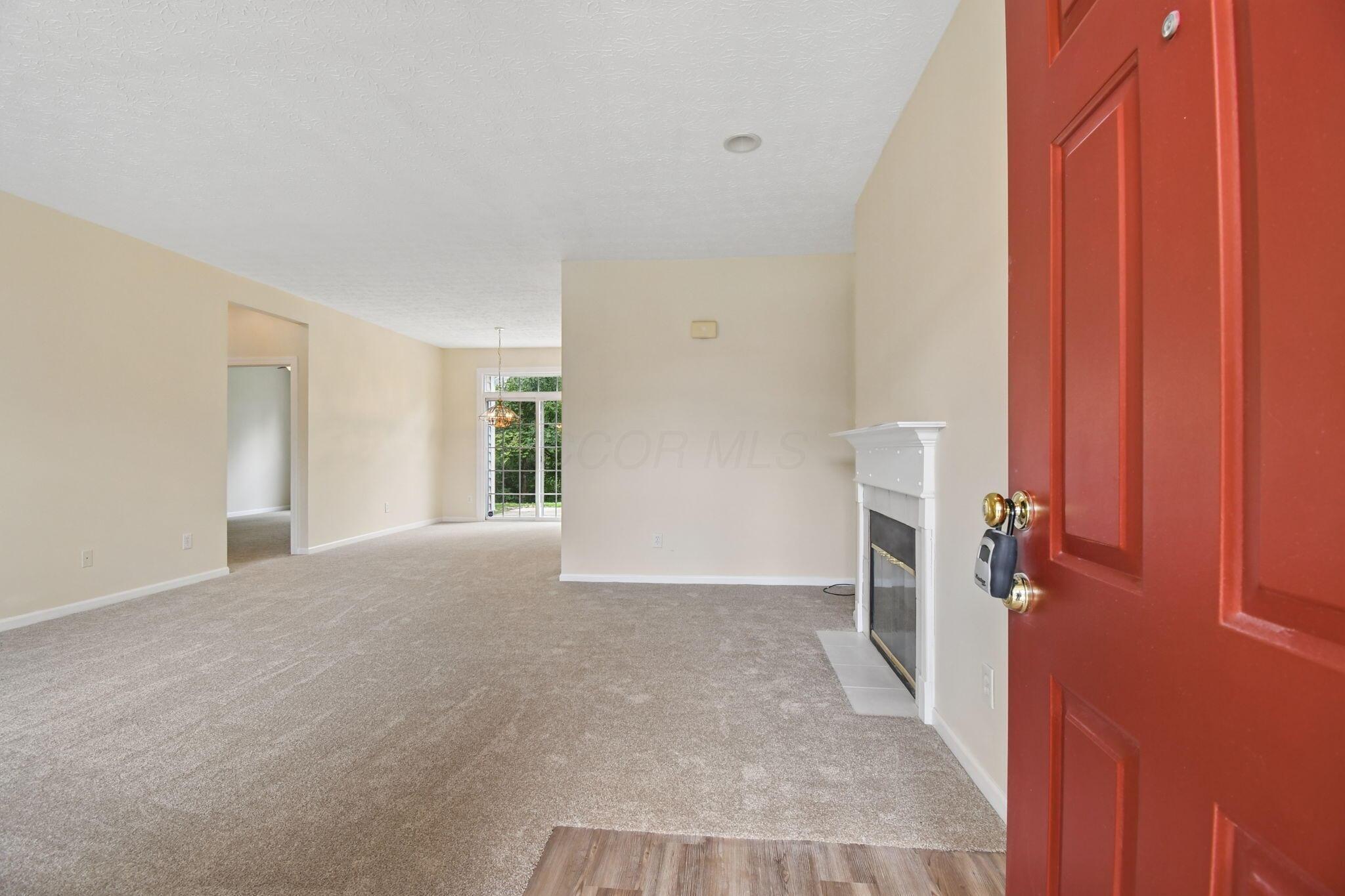5880 Hickory Brook Way Property Photo 4