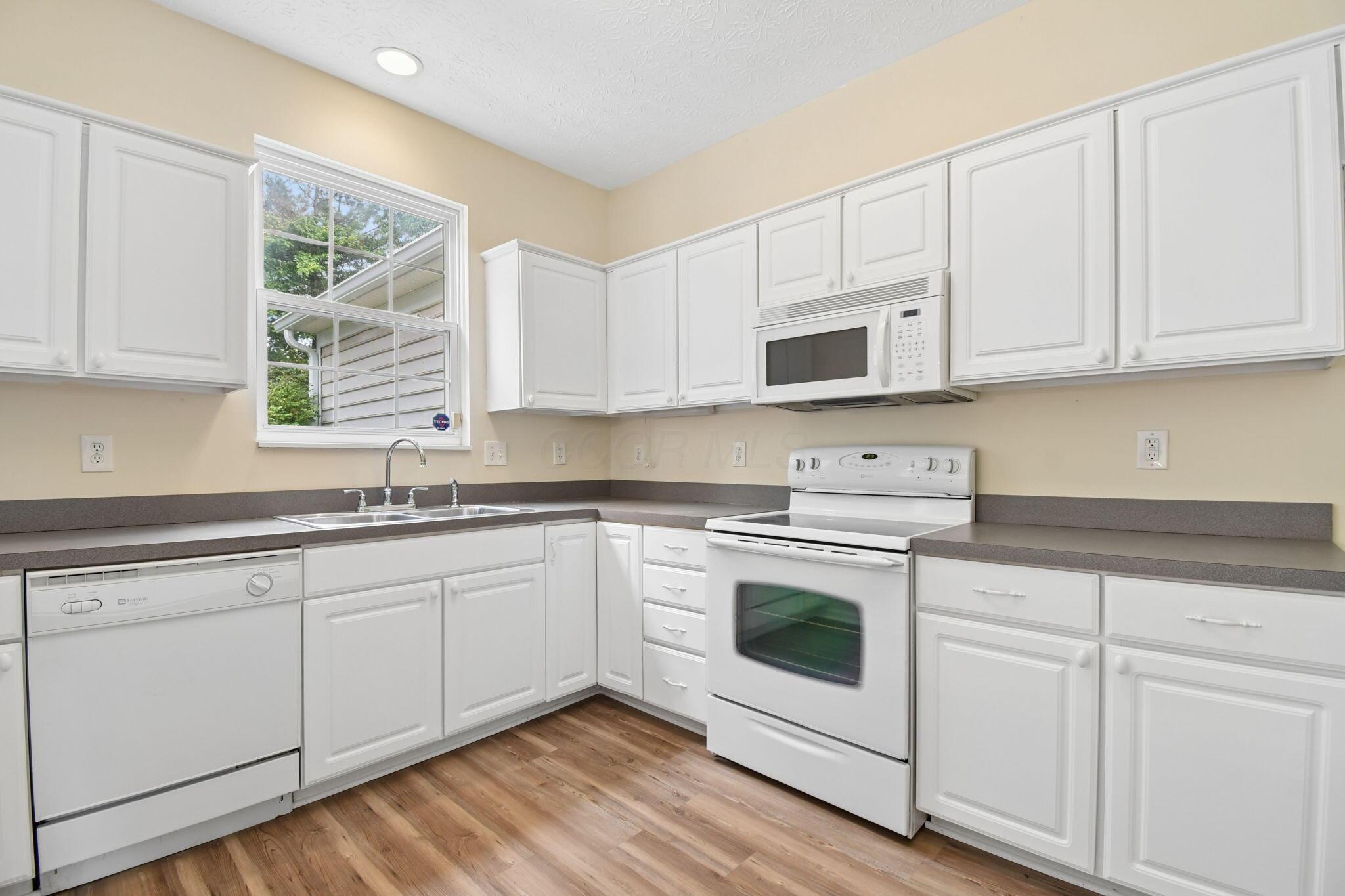 5880 Hickory Brook Way Property Photo 9