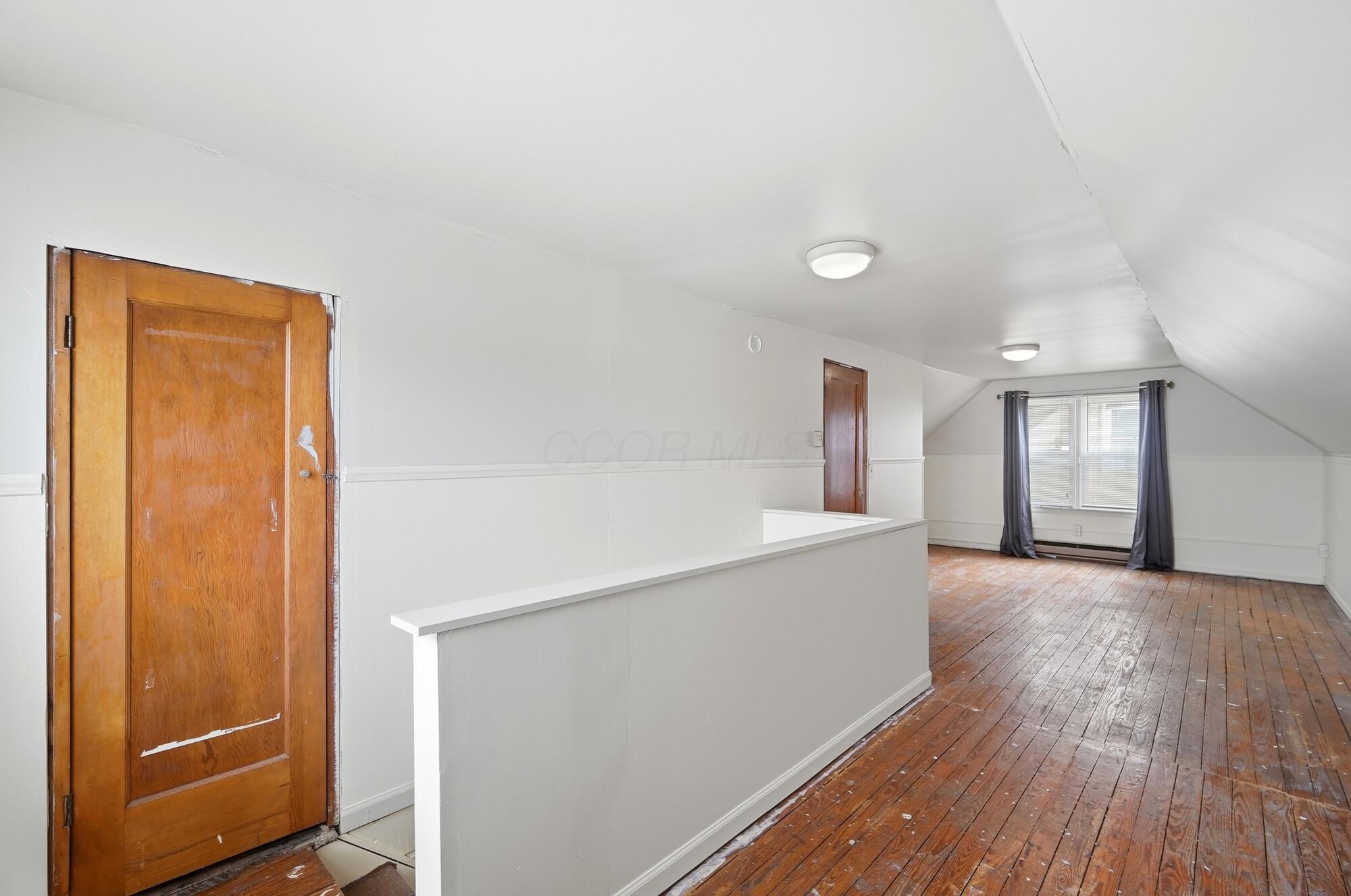1027 N Burnett Road Property Photo 17