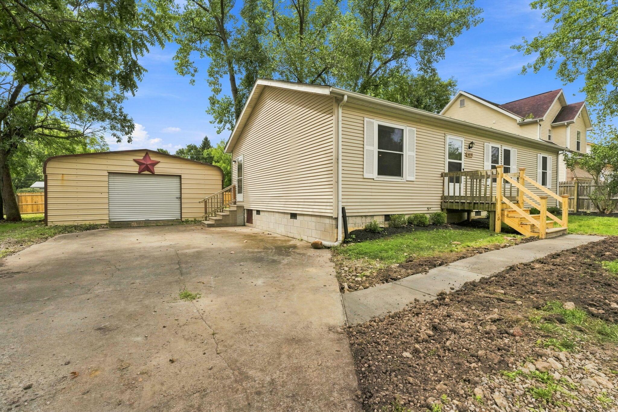 3659 Central Avenue Property Photo 2