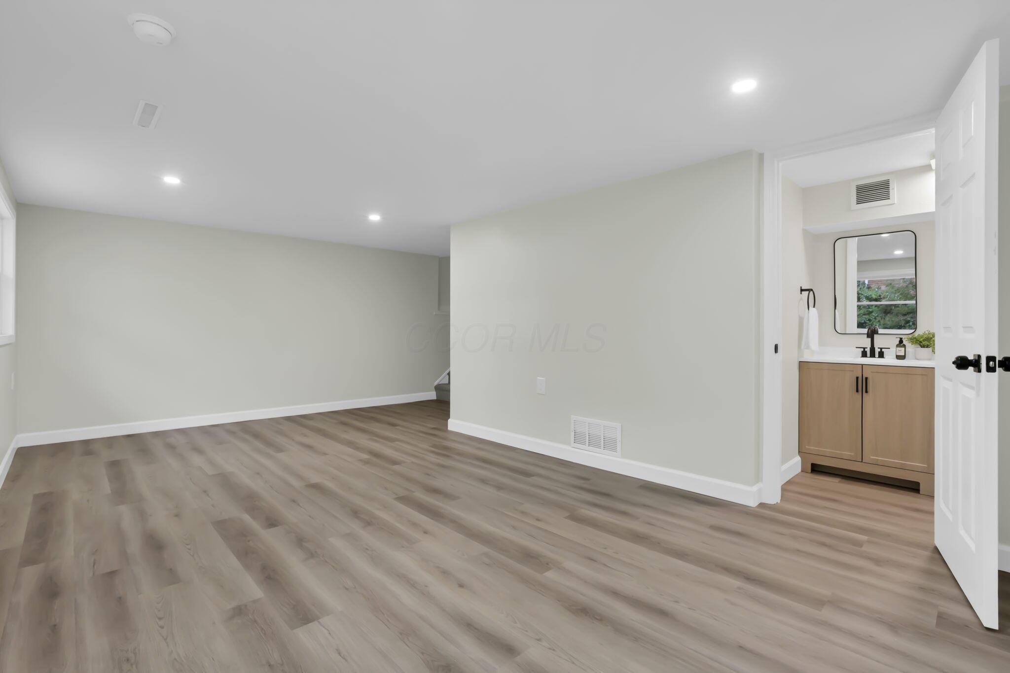 2714 Roxbury Road Property Photo 16