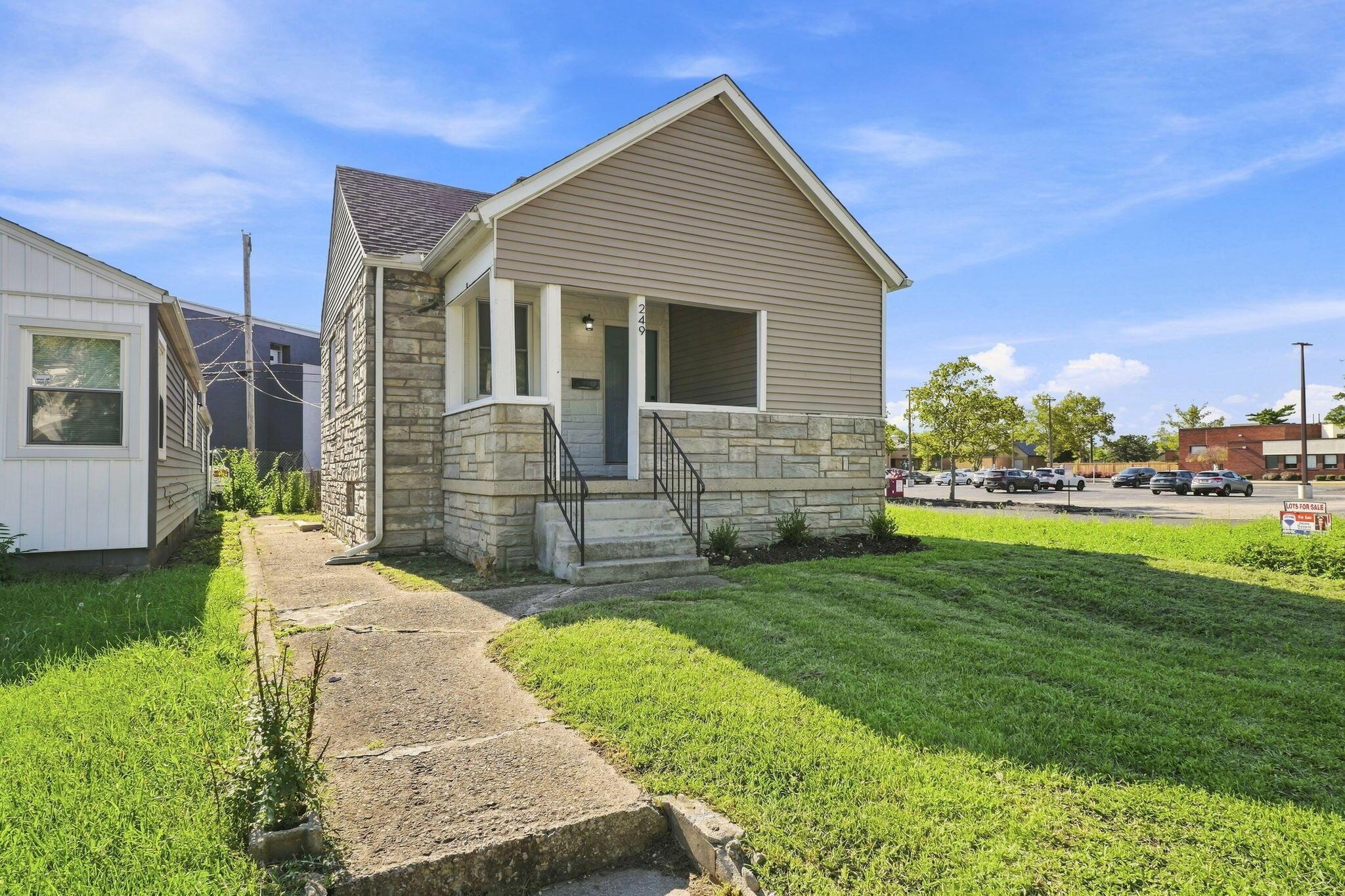 249 S Central Avenue Property Photo 2