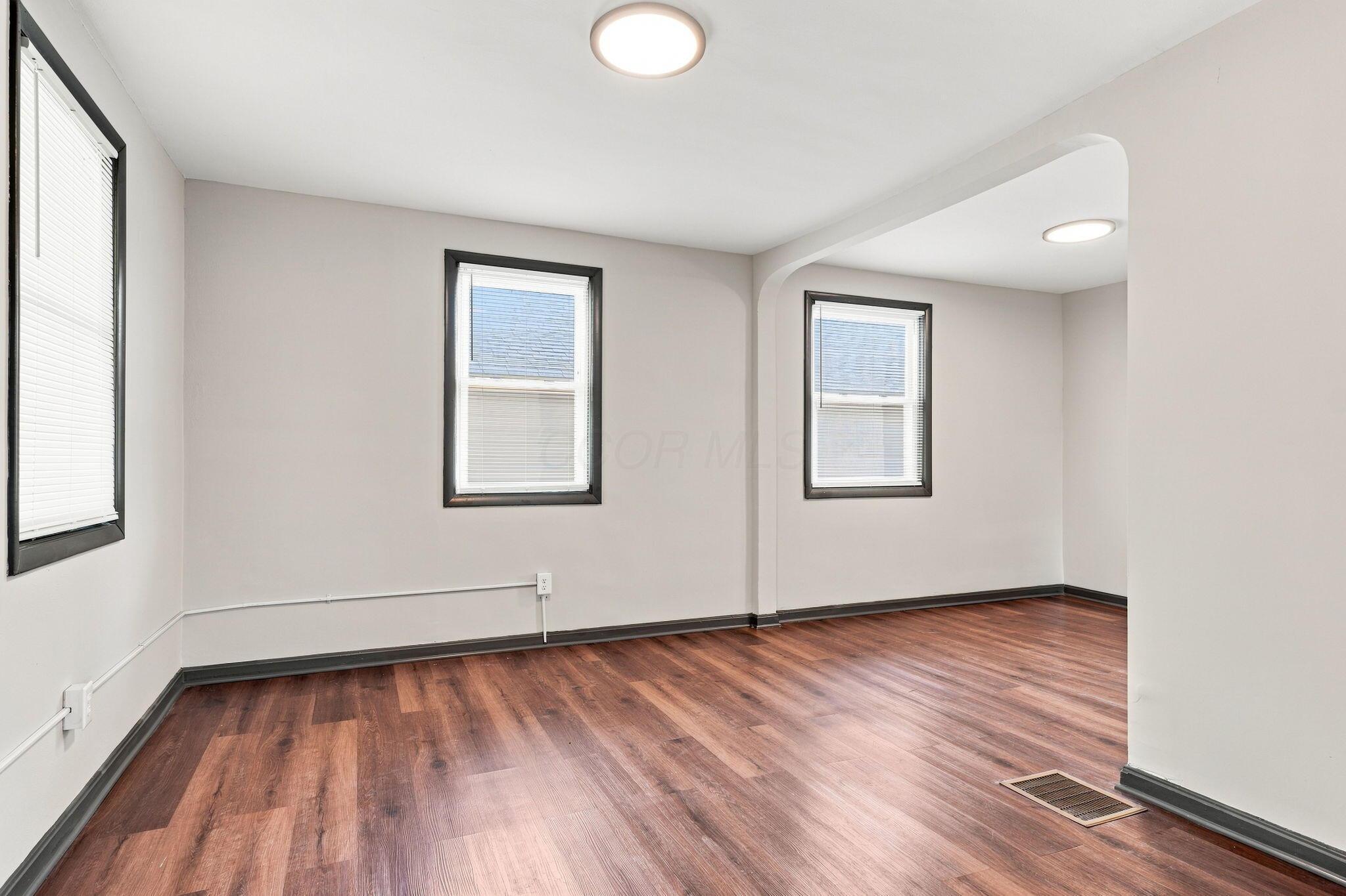 249 S Central Avenue Property Photo 9