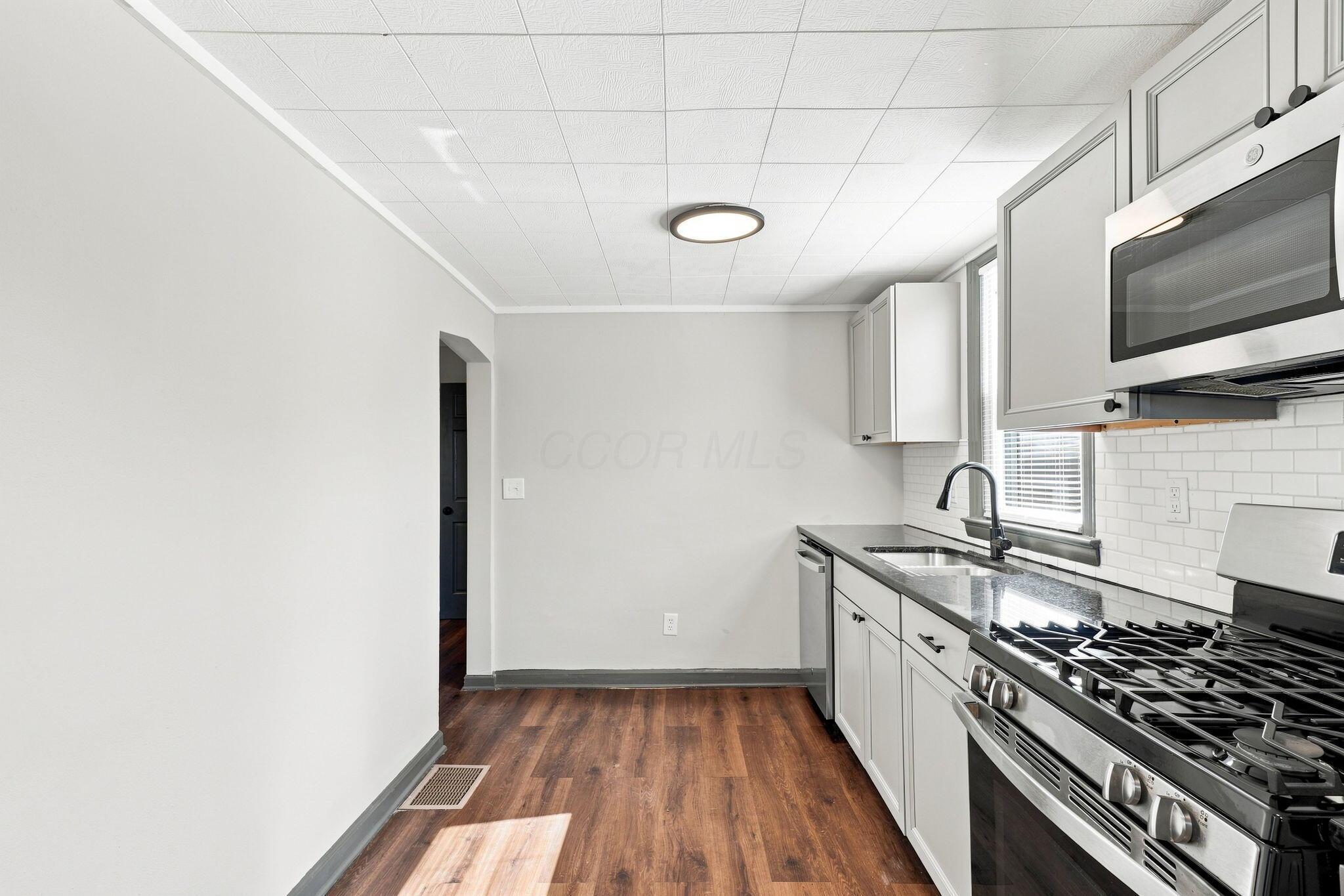 249 S Central Avenue Property Photo 18