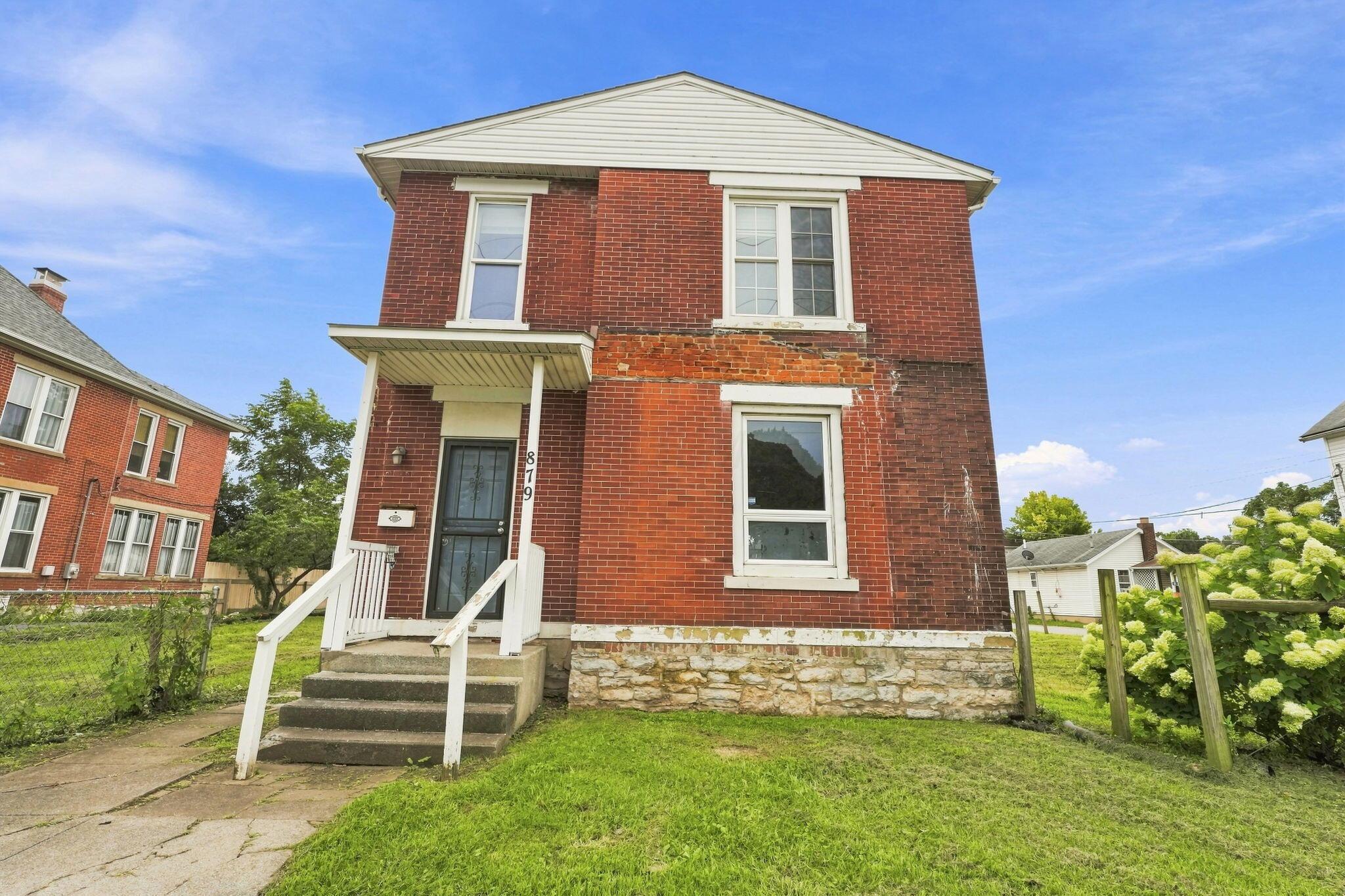879 Sullivant Avenue Property Photo 1