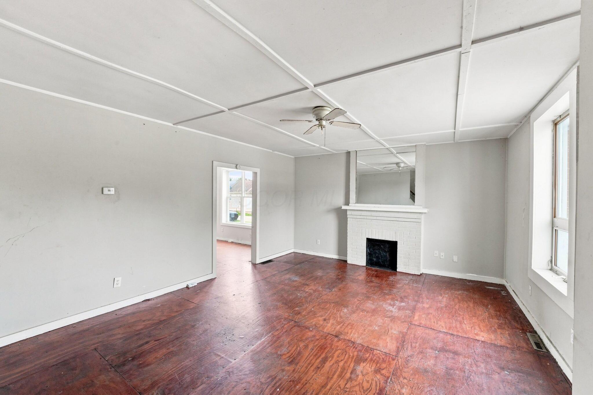 879 Sullivant Avenue Property Photo 6
