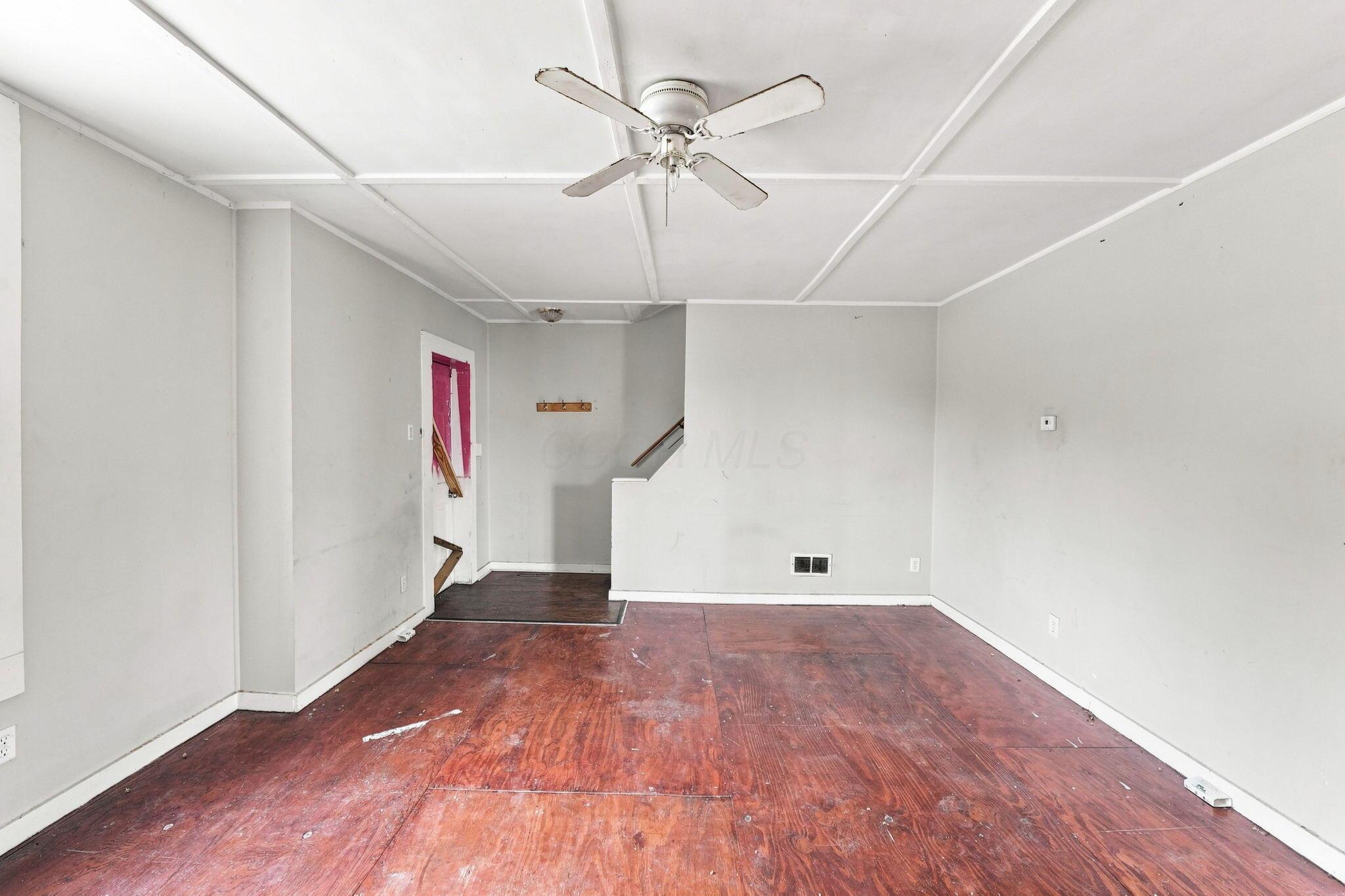 879 Sullivant Avenue Property Photo 7
