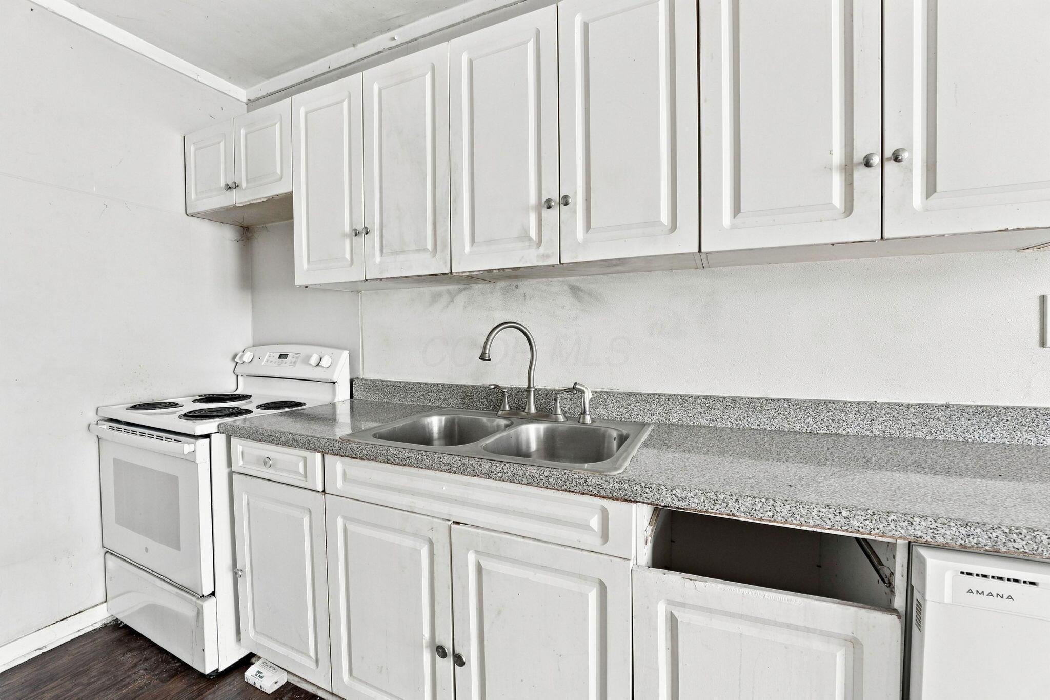 879 Sullivant Avenue Property Photo 11
