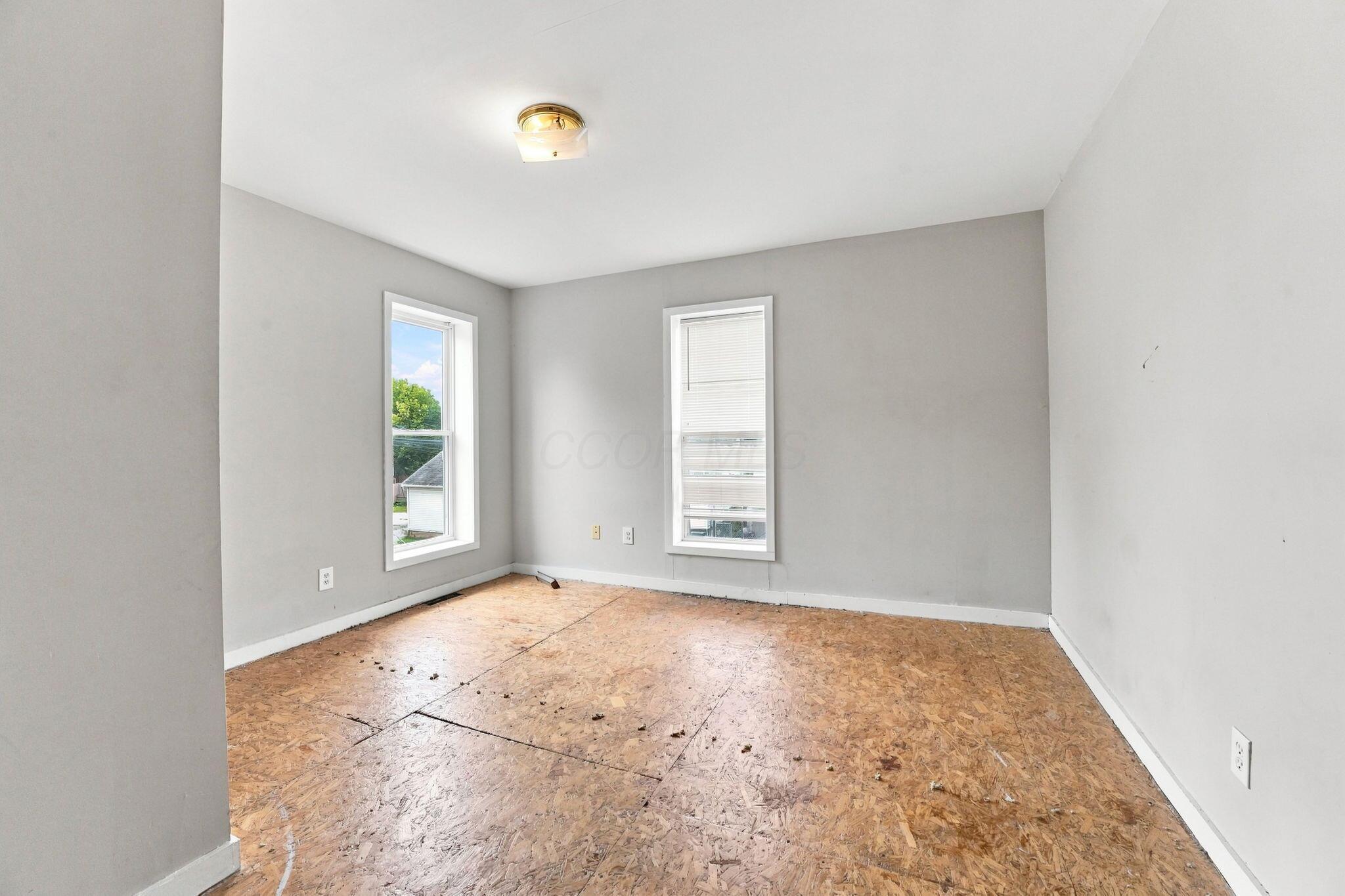 879 Sullivant Avenue Property Photo 22