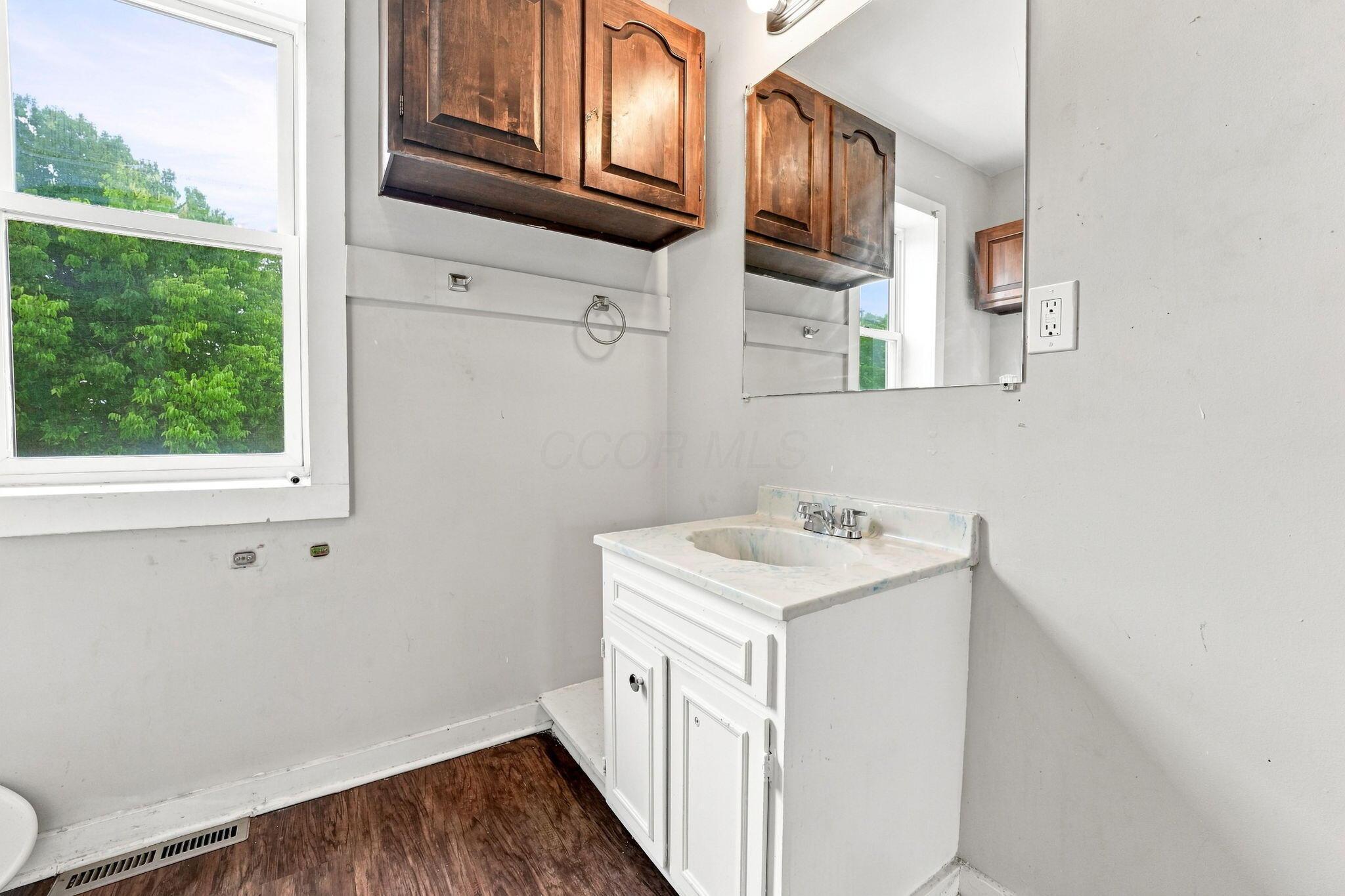 879 Sullivant Avenue Property Photo 26