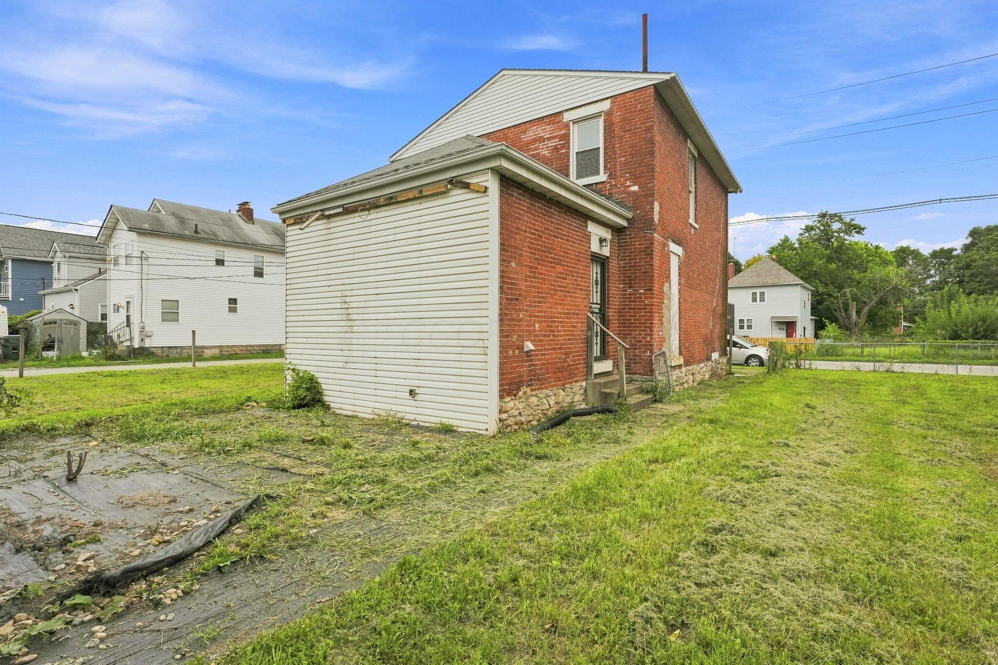 879 Sullivant Avenue Property Photo 32
